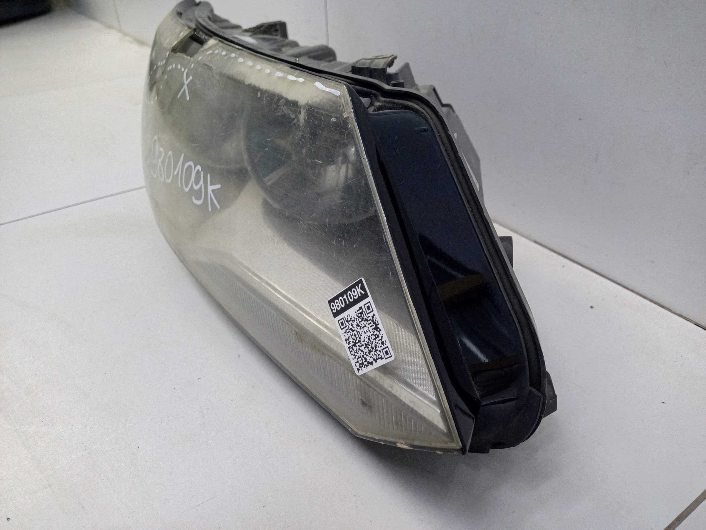 Фара передняя правая Volkswagen Tiguan 1 Restail галоген