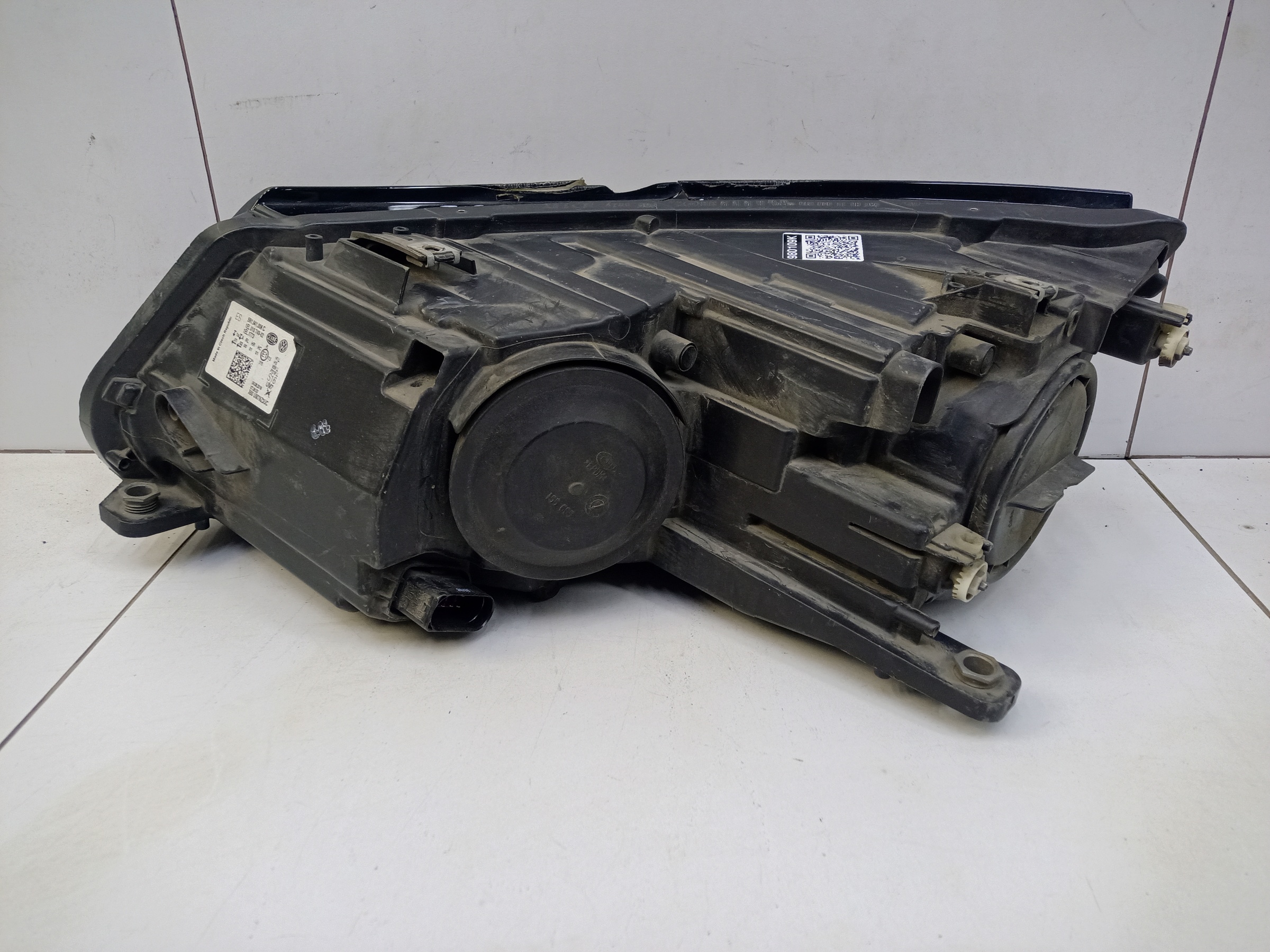 Фара передняя правая Volkswagen Tiguan 1 Restail галоген