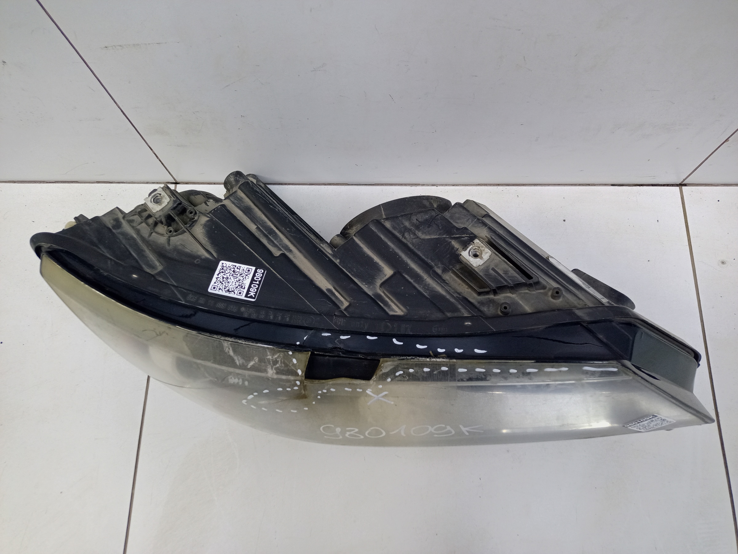 Фара передняя правая Volkswagen Tiguan 1 Restail галоген