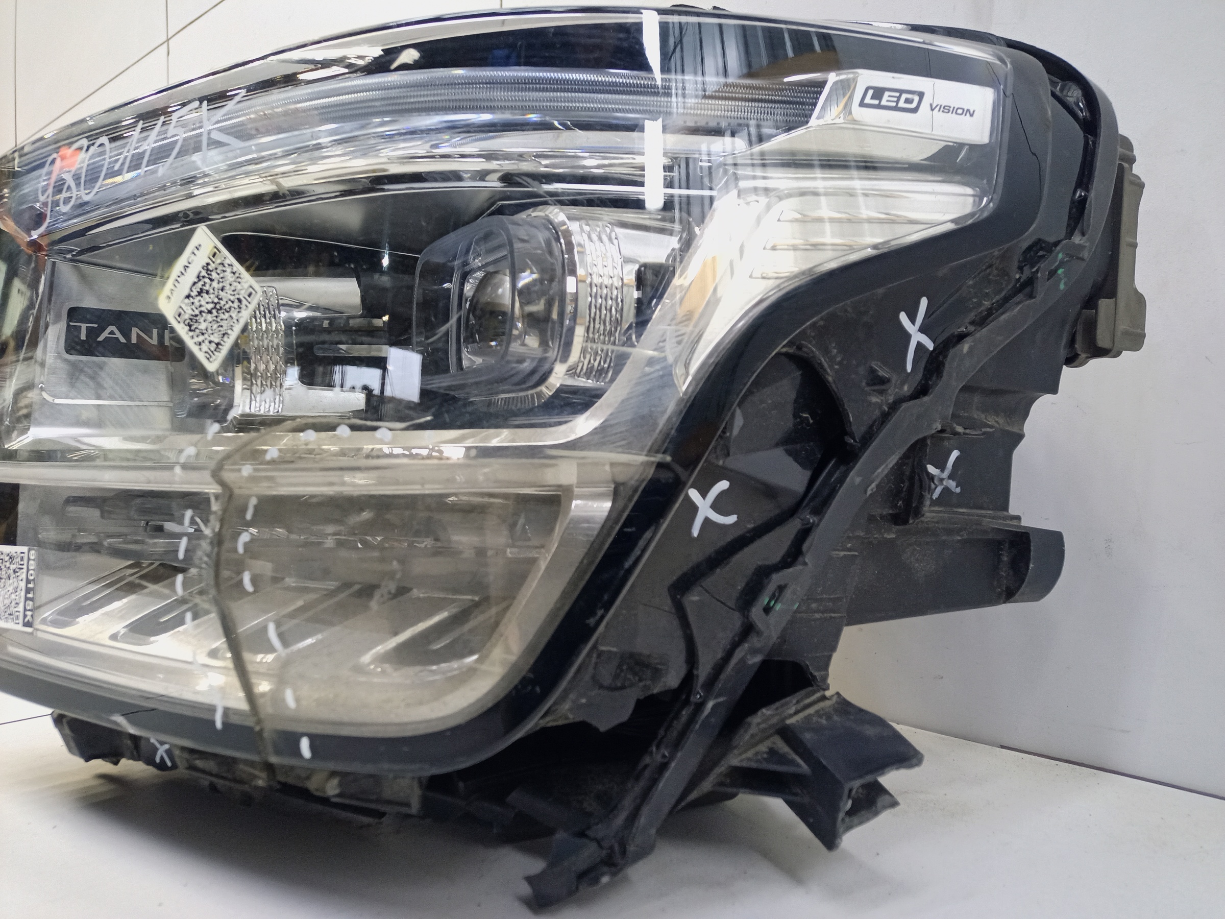 Фара передняя левая Tank 500 LED