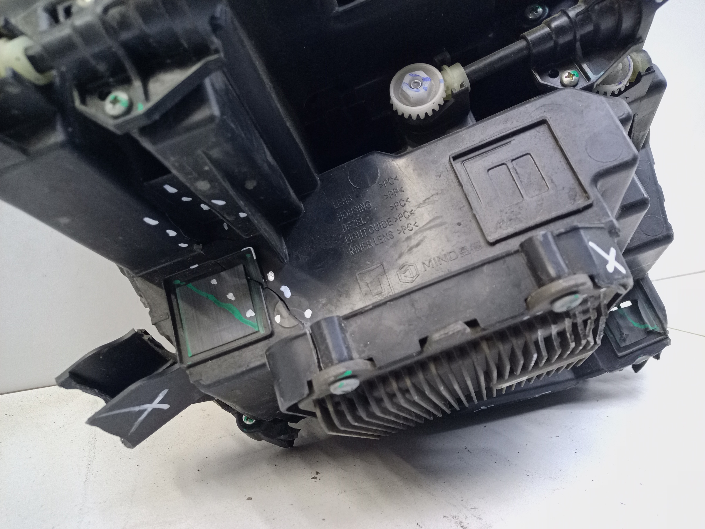 Фара передняя левая Tank 500 LED