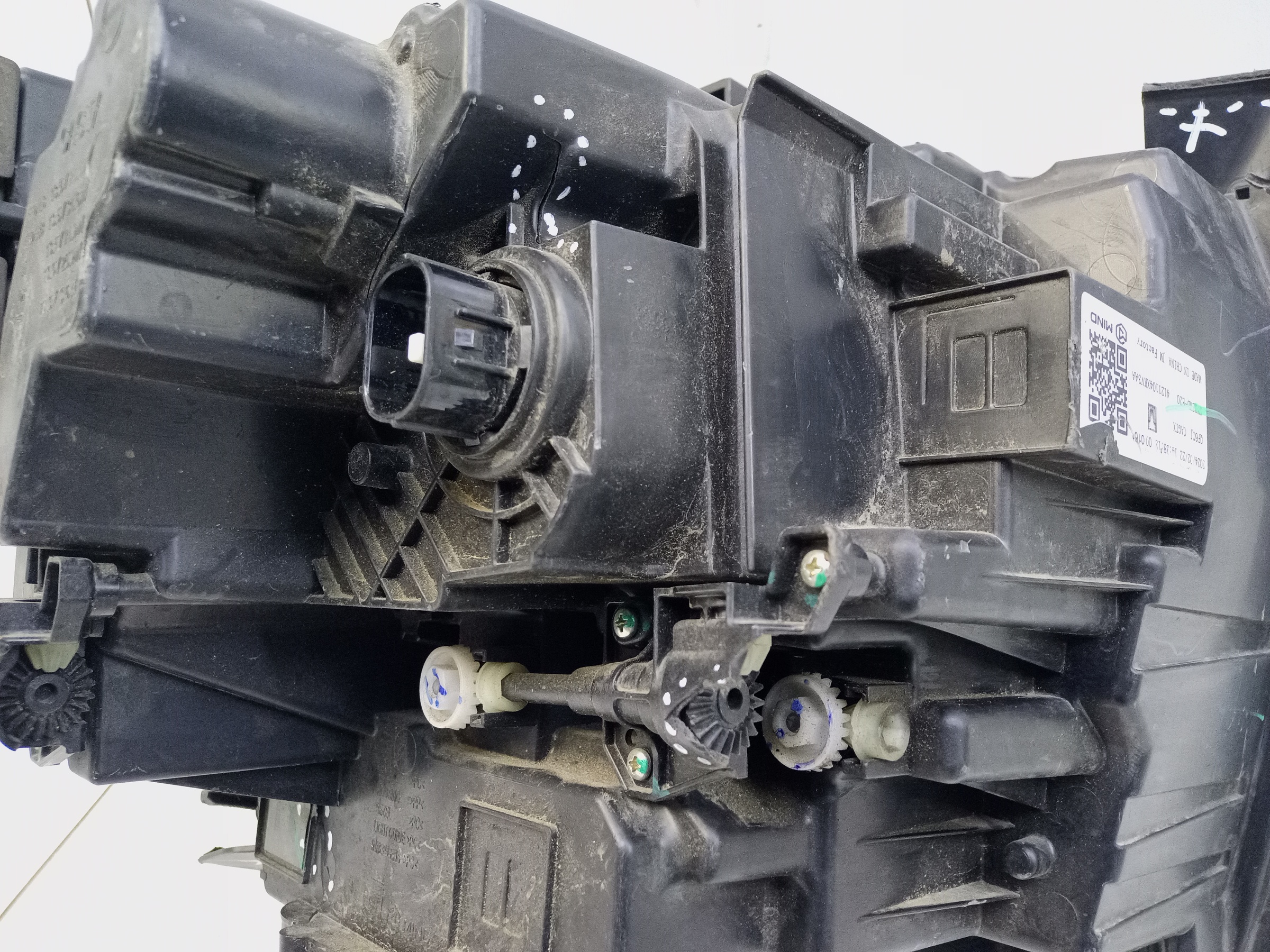 Фара передняя левая Tank 500 LED