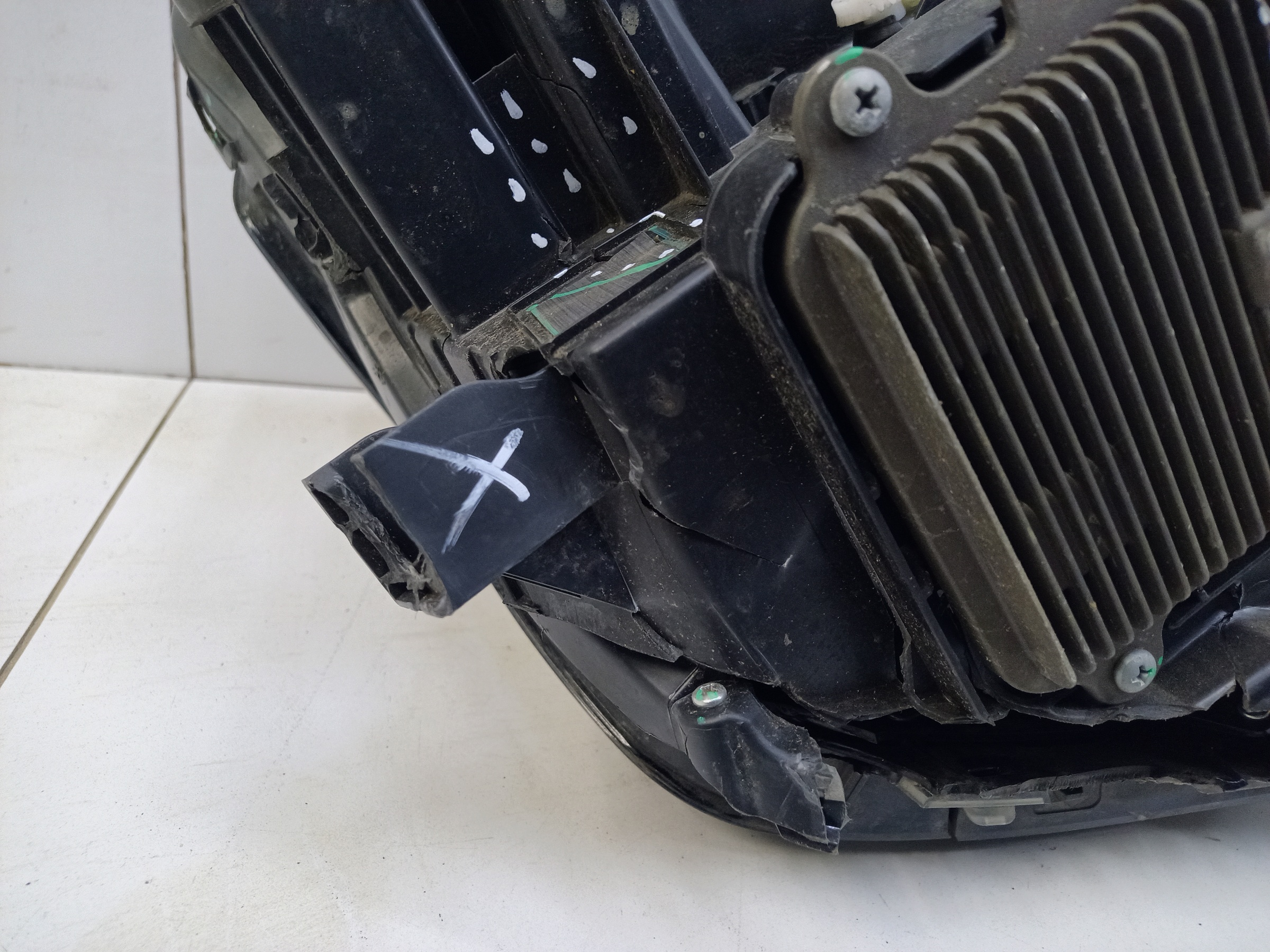 Фара передняя левая Tank 500 LED