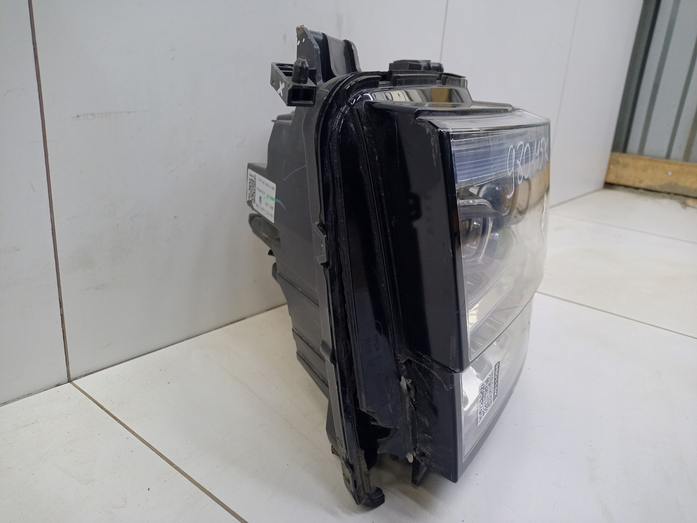 Фара передняя левая Tank 500 LED