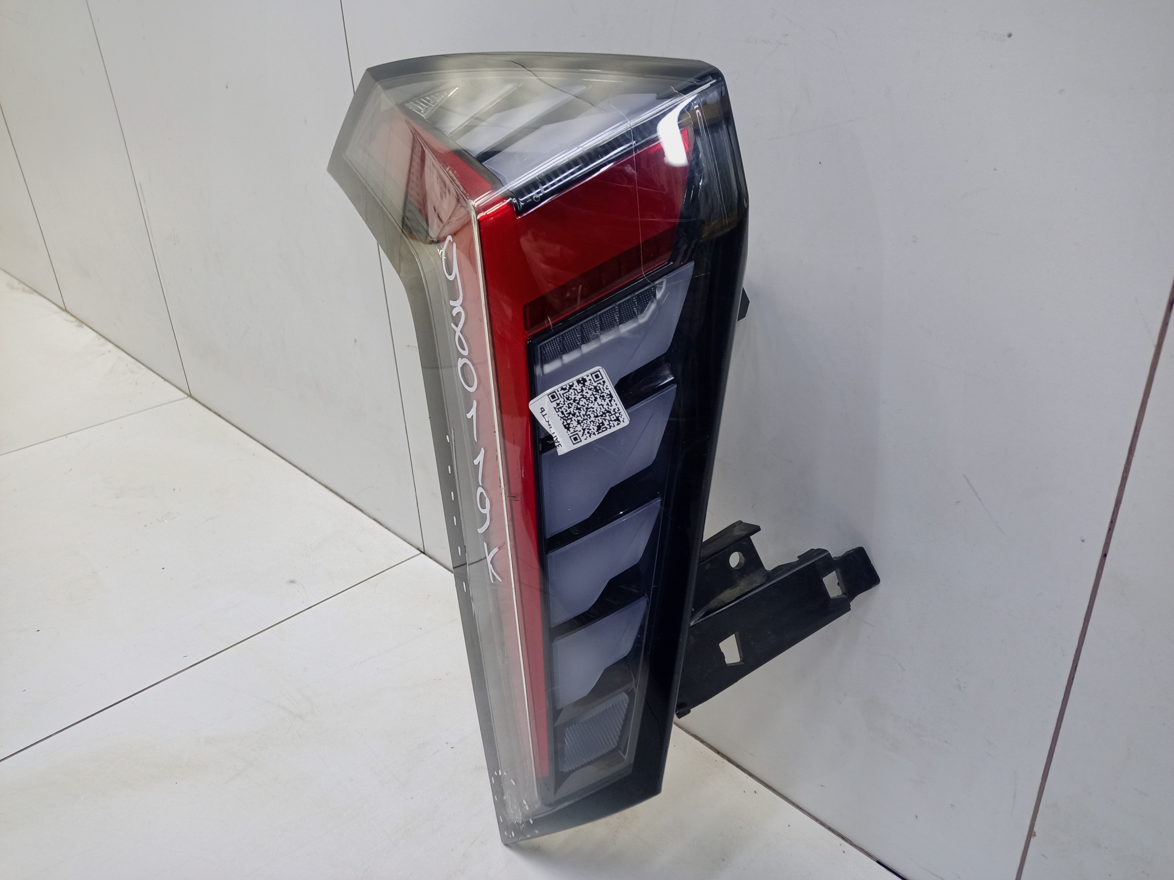 Фонарь задний левый наружный Geely Atlas 2 LED