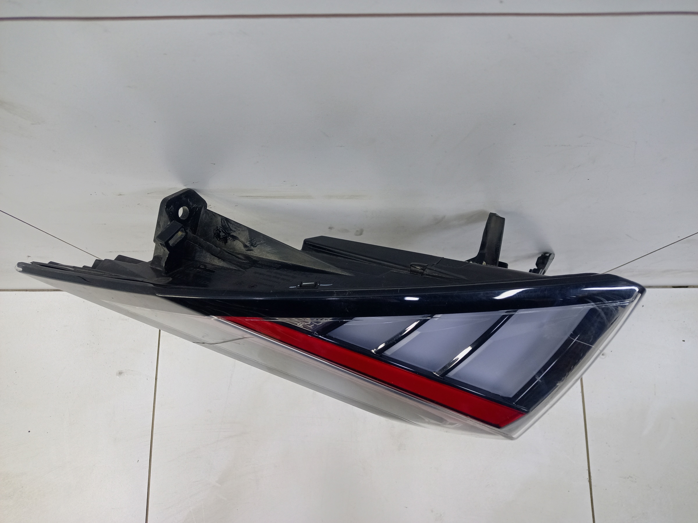 Фонарь задний левый наружный Geely Atlas 2 LED