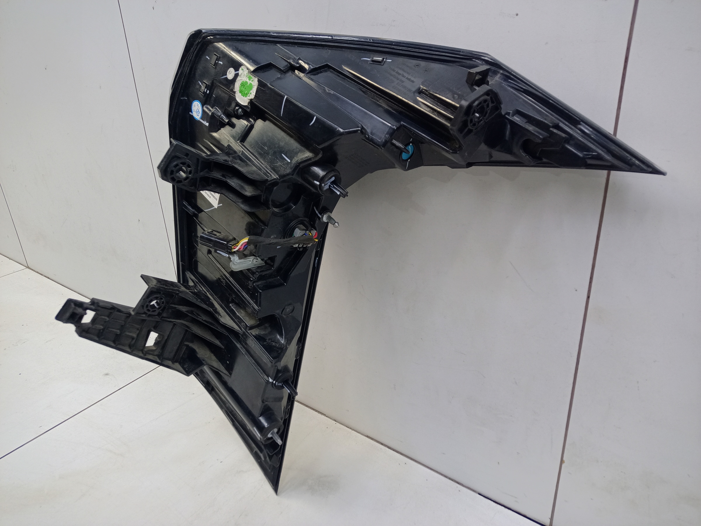 Фонарь задний левый наружный Geely Atlas 2 LED