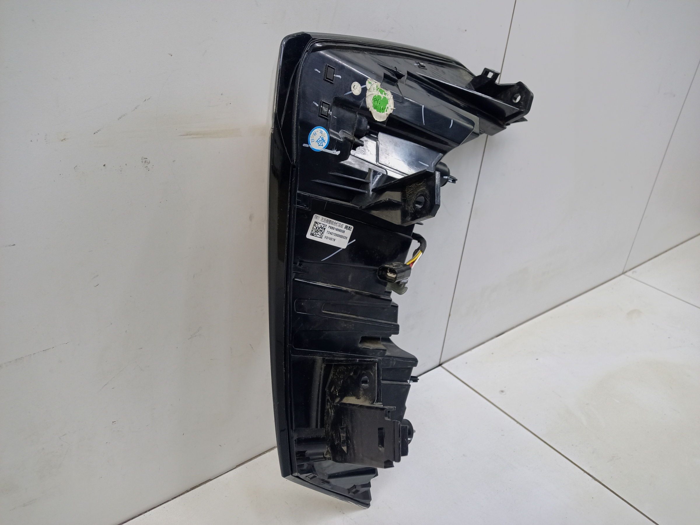 Фонарь задний левый наружный Geely Atlas 2 LED