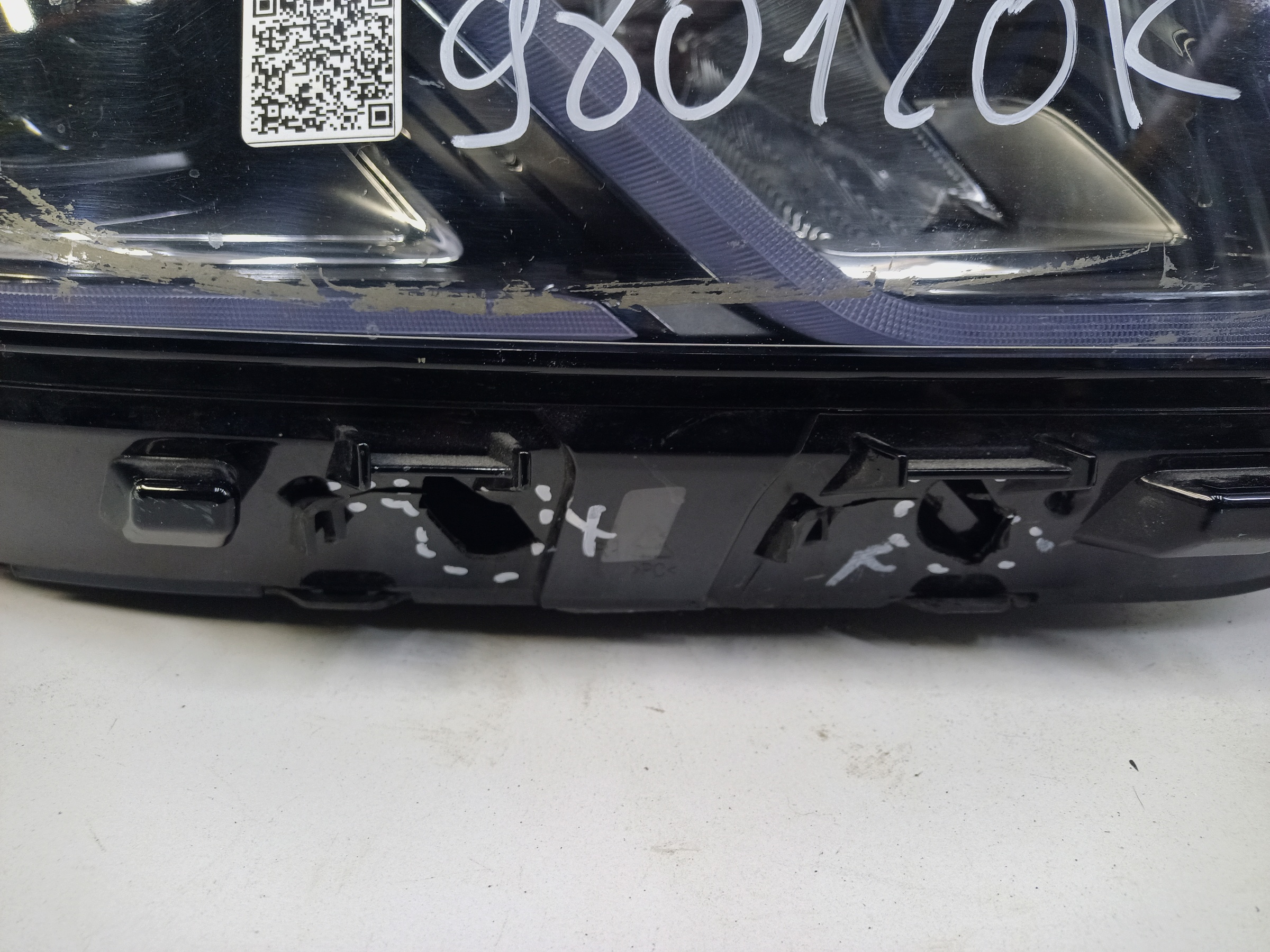 Фара передняя правая Belgee X50 LED