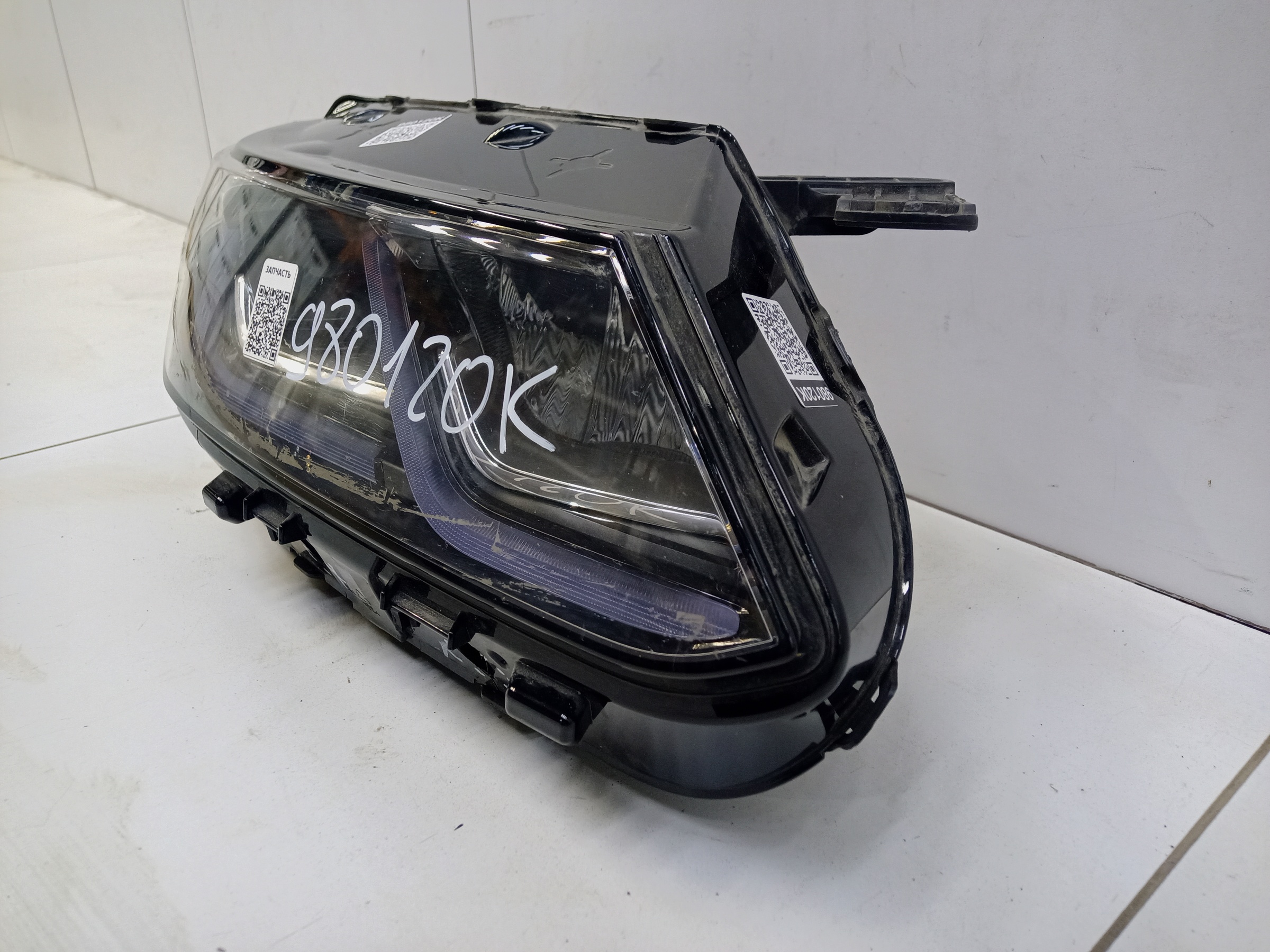 Фара передняя правая Belgee X50 LED