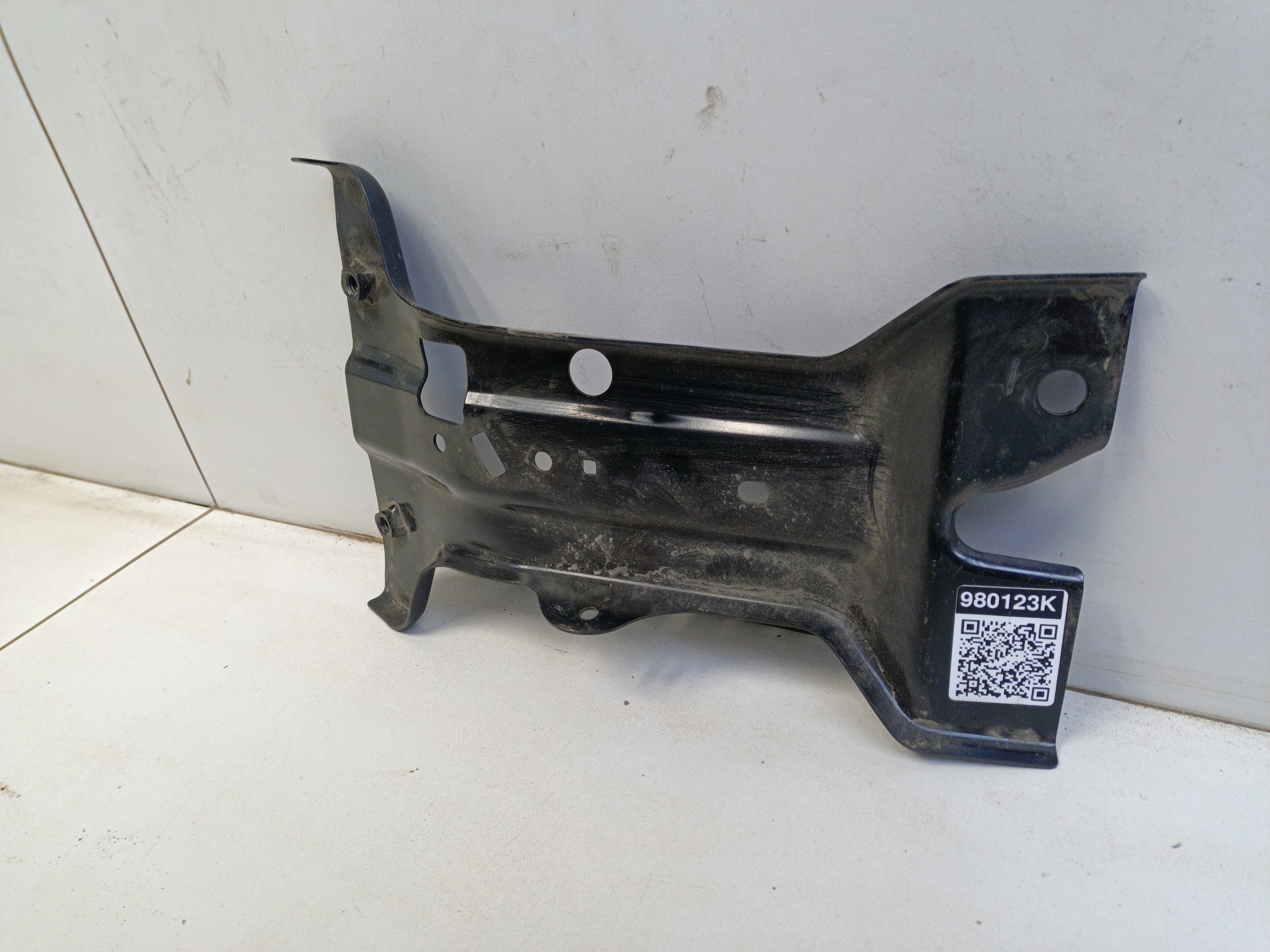 Кронштейн замка капота Hongqi HS5