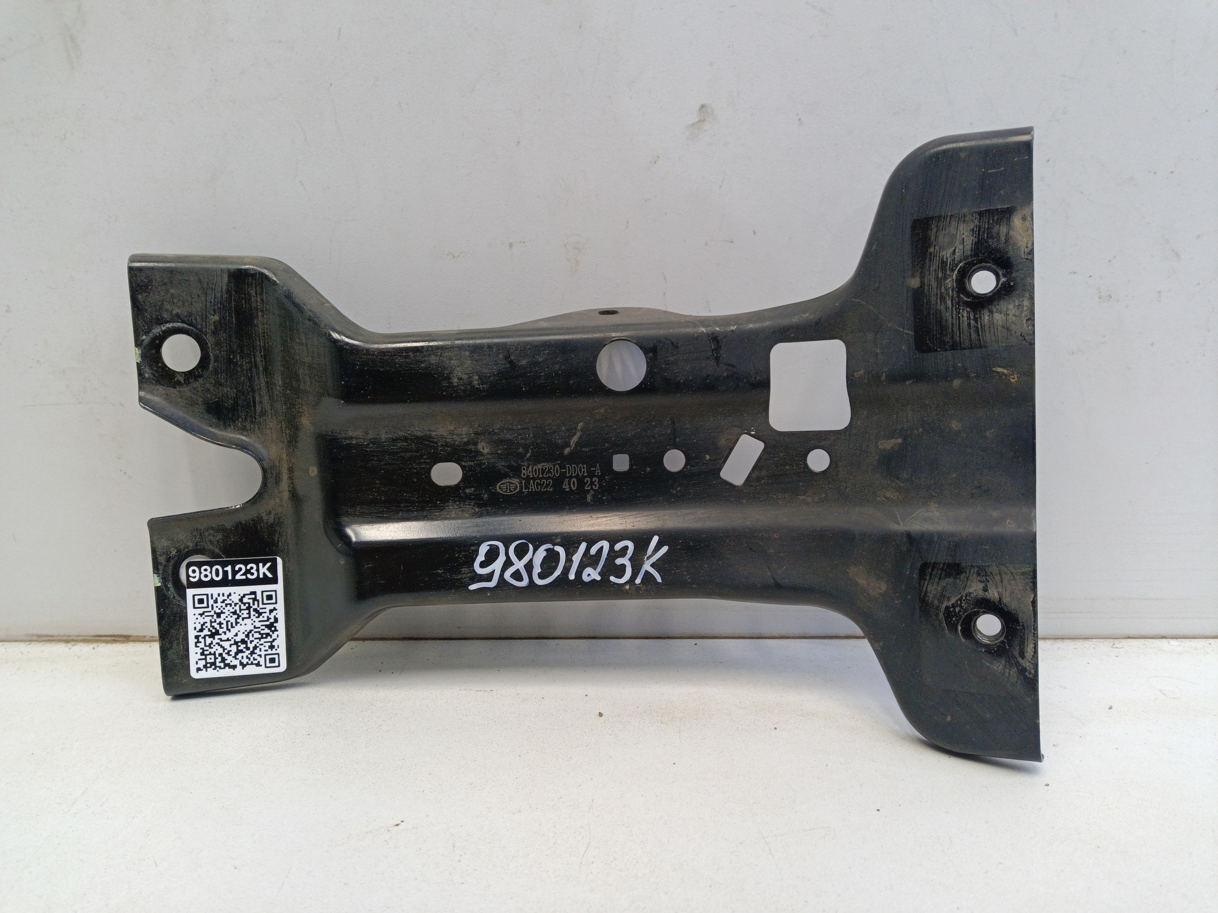 Кронштейн замка капота Hongqi HS5