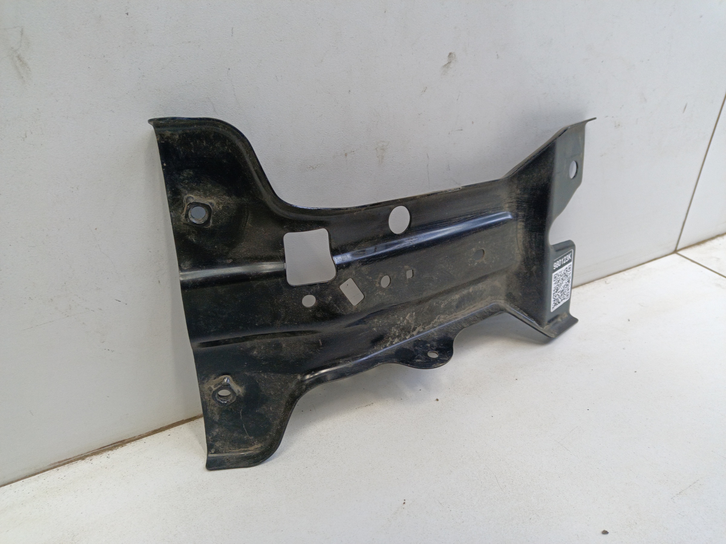 Кронштейн замка капота Hongqi HS5