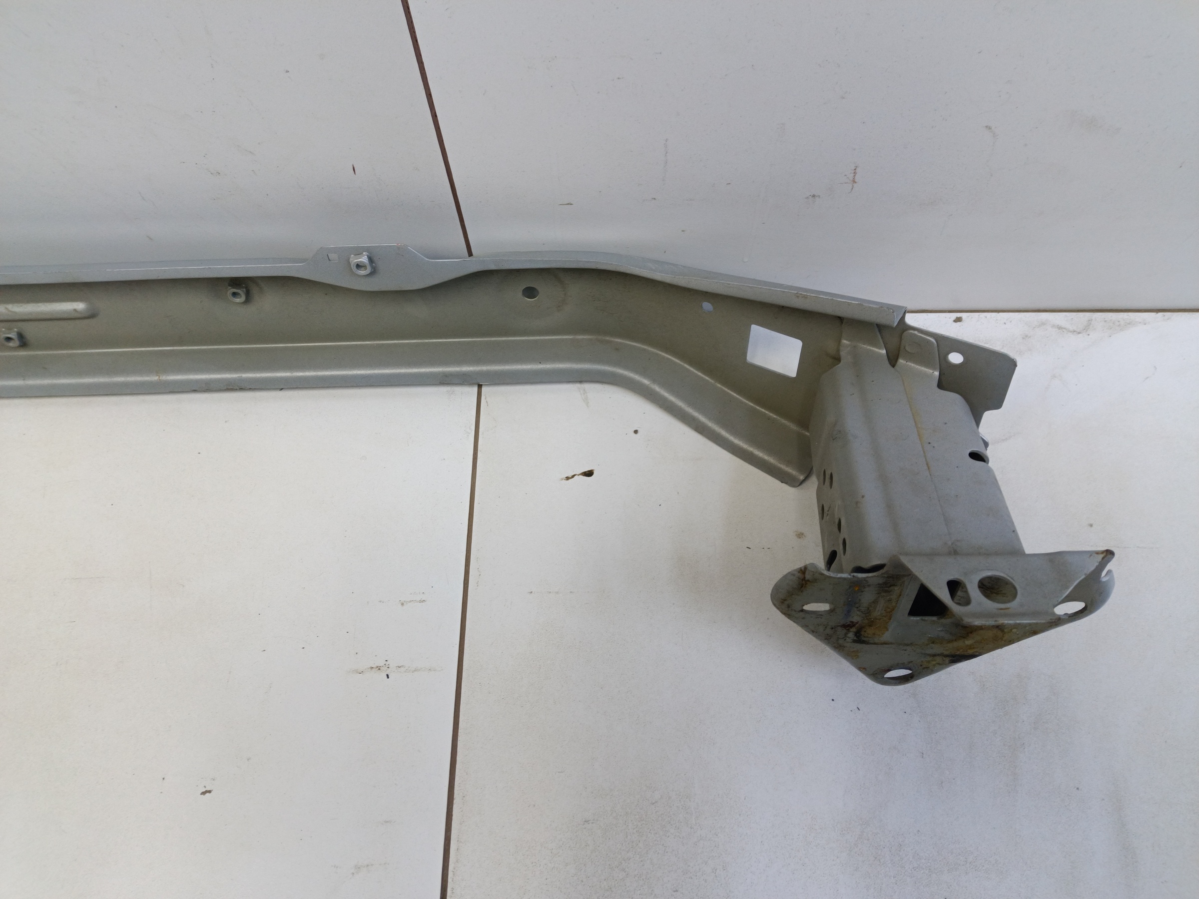 Усилитель переднего бампера Haval M6 2