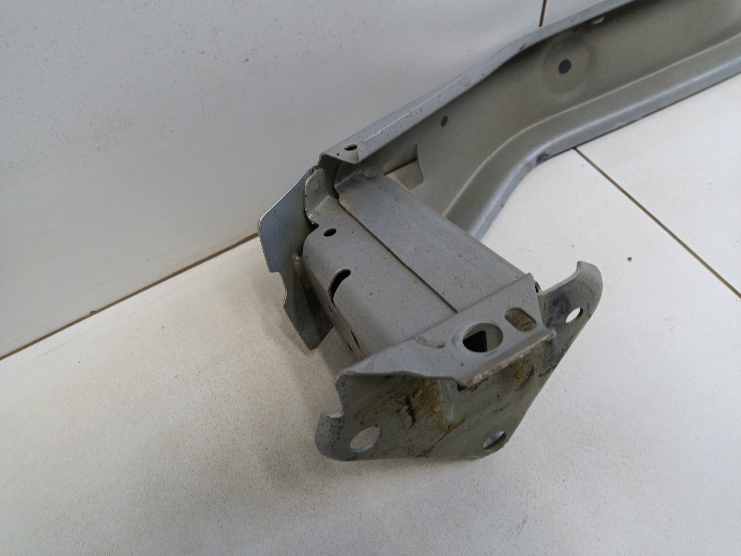 Усилитель переднего бампера Haval M6 2