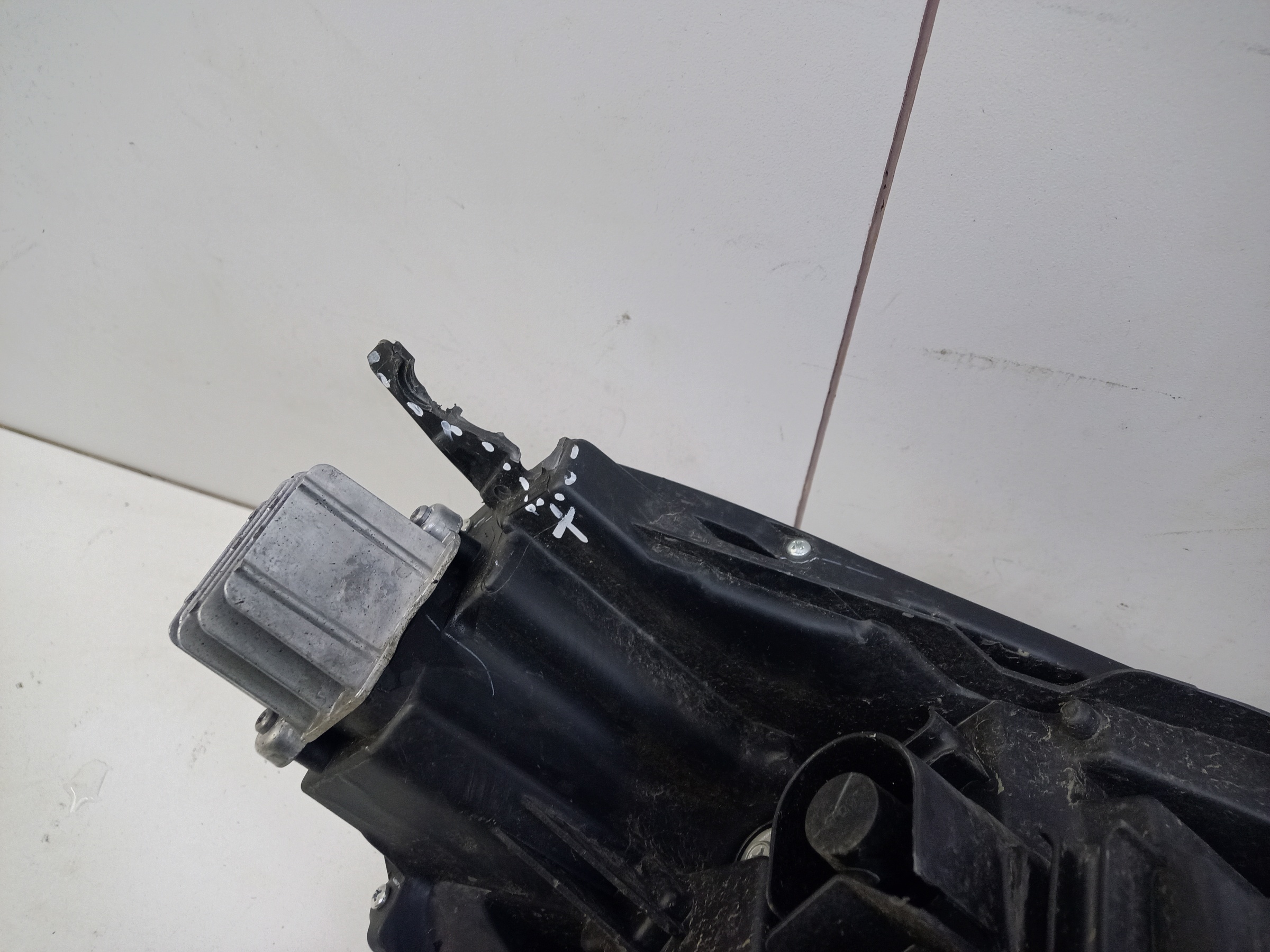 Фара передняя левая Haval M6 2 LED