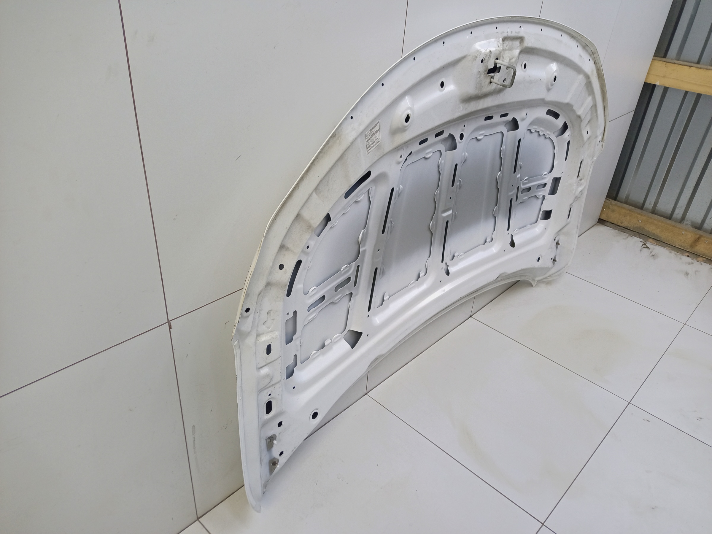 Капот Geely Coolray