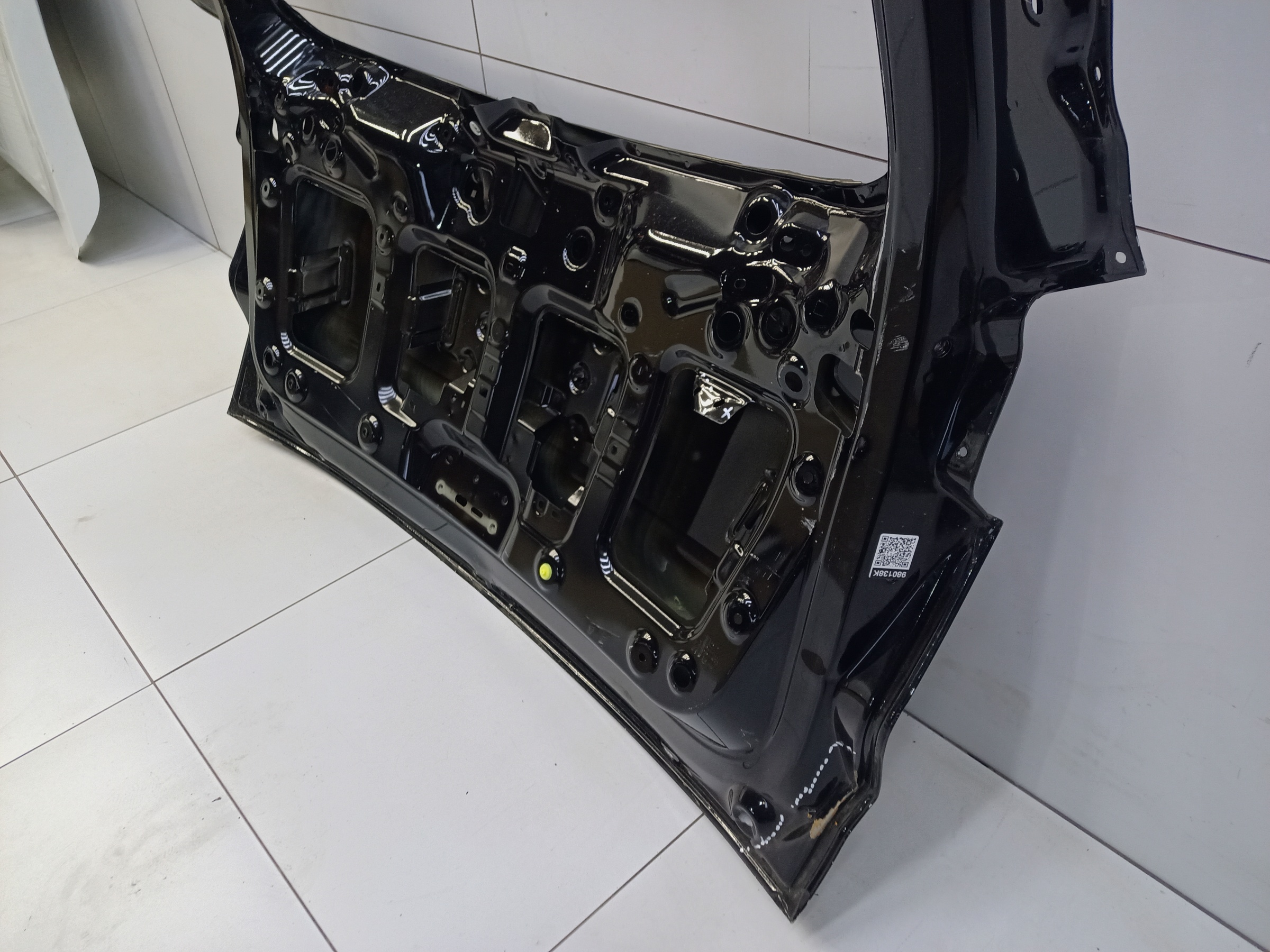 Крышка багажника Geely Atlas Pro