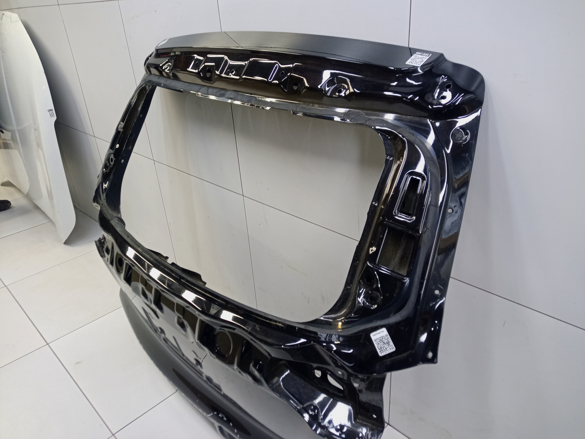 Крышка багажника Geely Atlas Pro