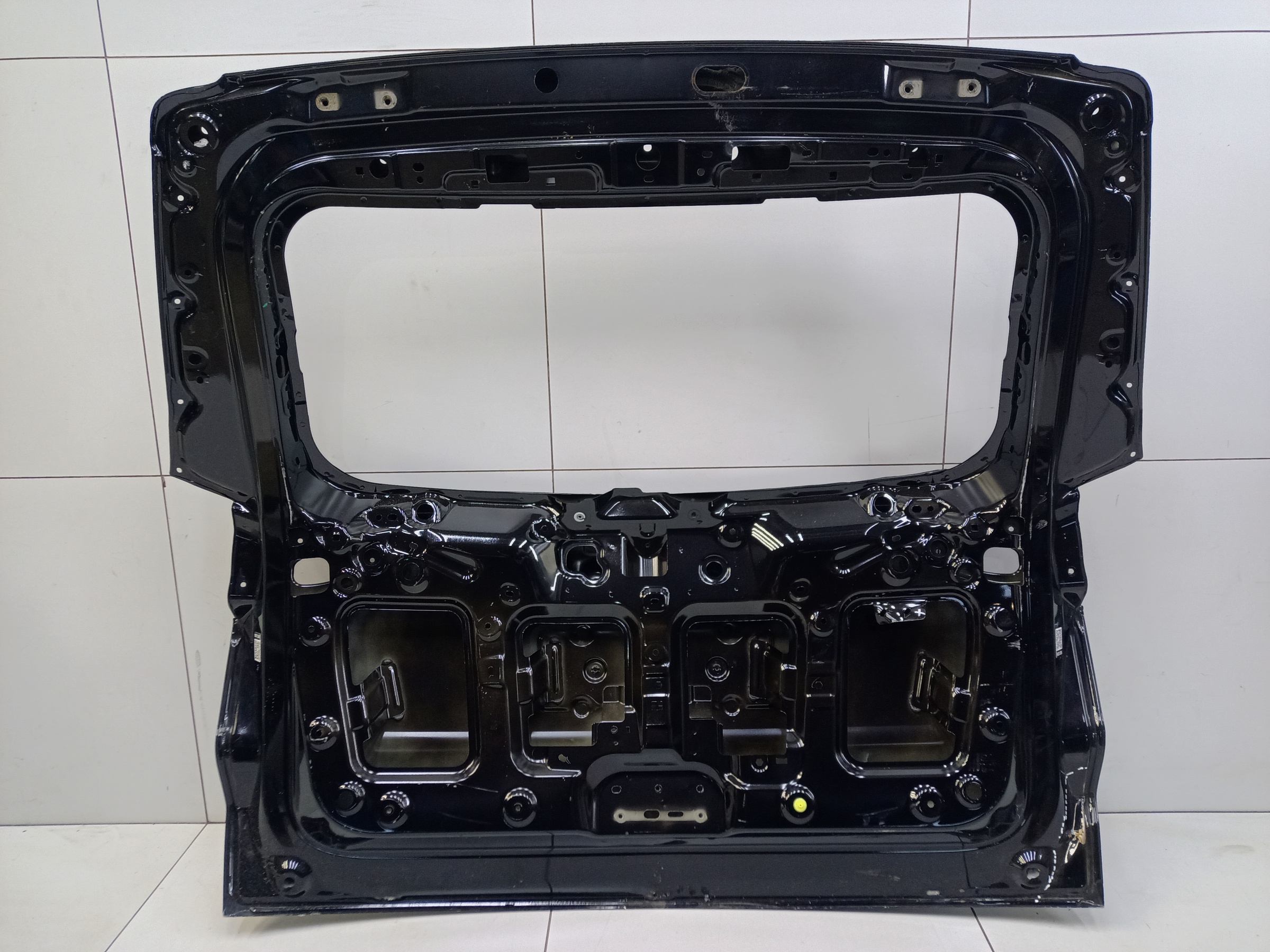 Крышка багажника Geely Atlas Pro