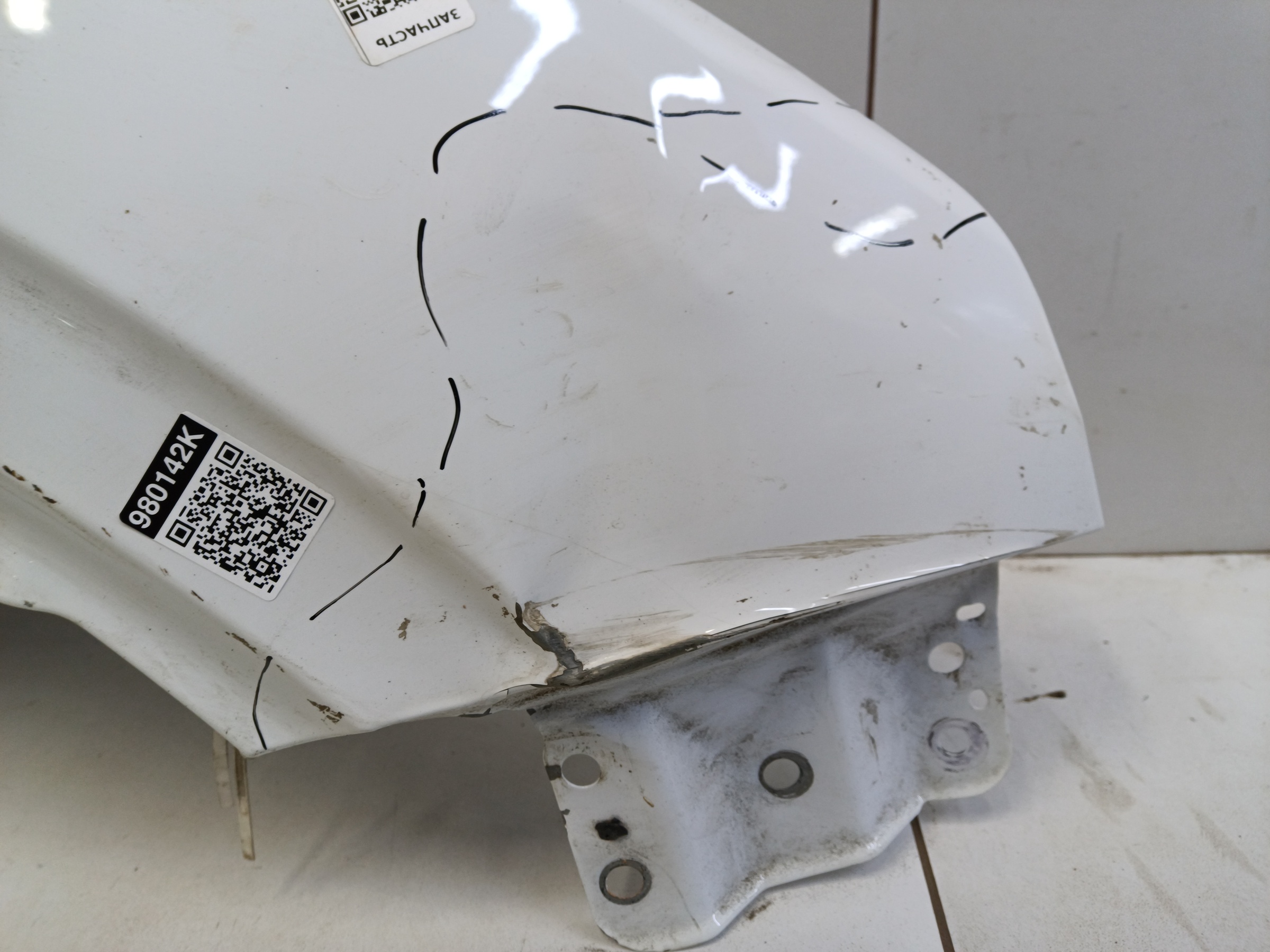 Крыло переднее правое Geely Coolray