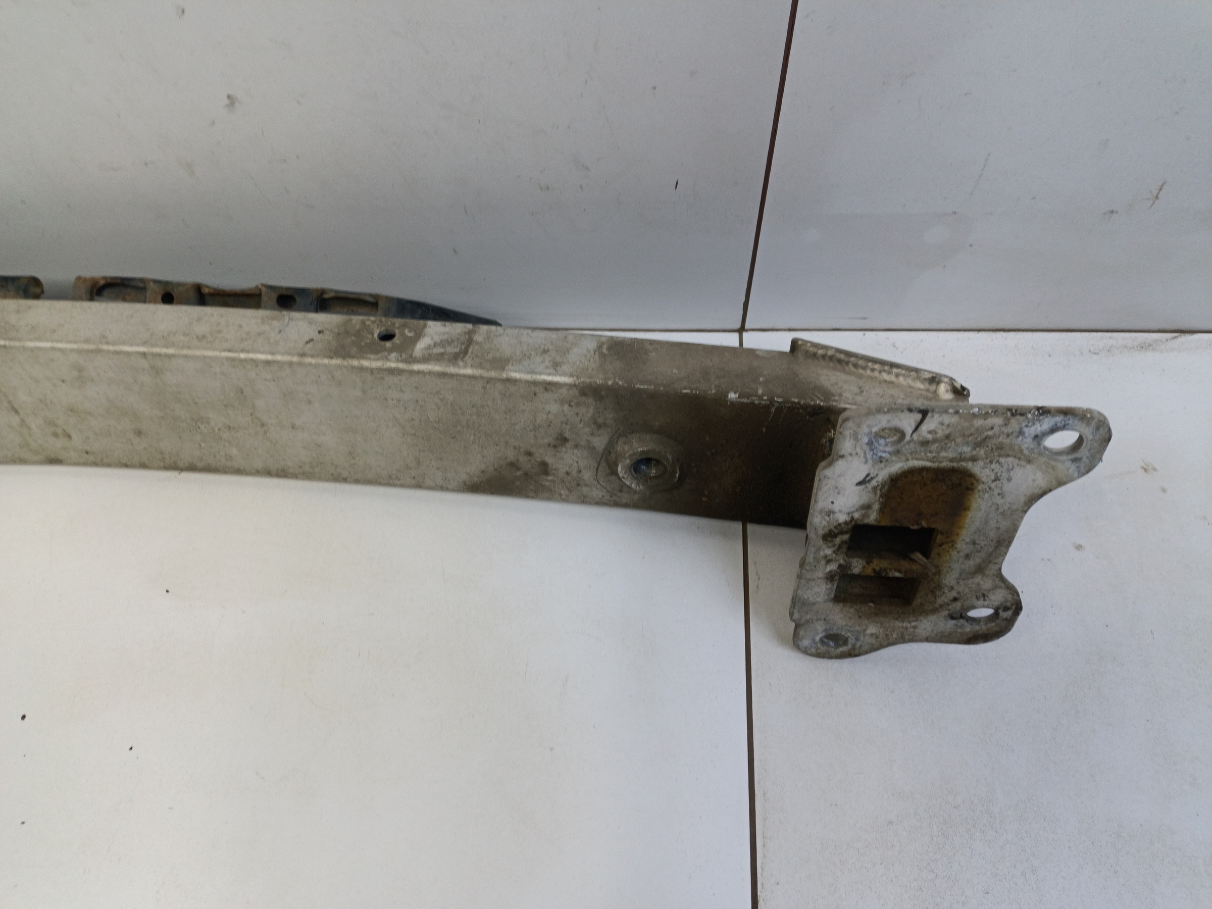 Усилитель переднего бампера Chery Tiggo 4