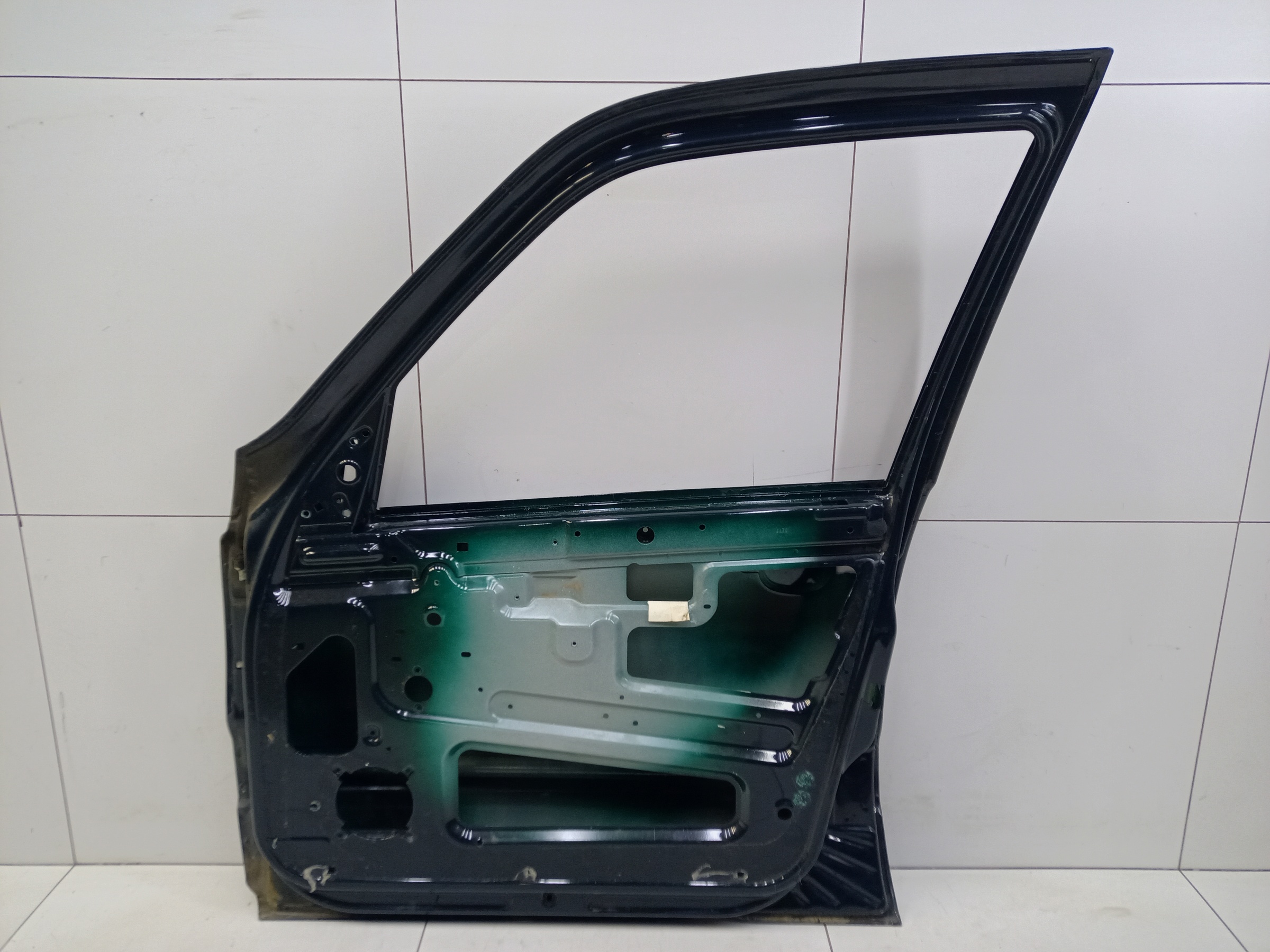 Дверь передняя правая Lada Niva Travel