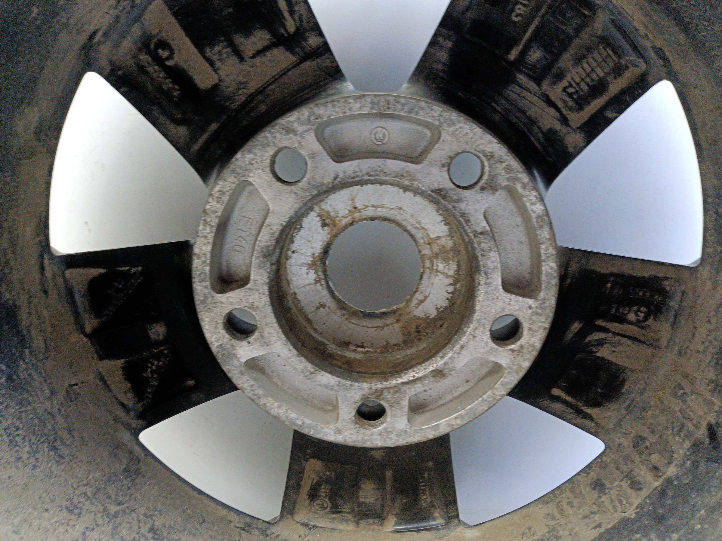 Диск колеса литой Chevrolet Niva R16