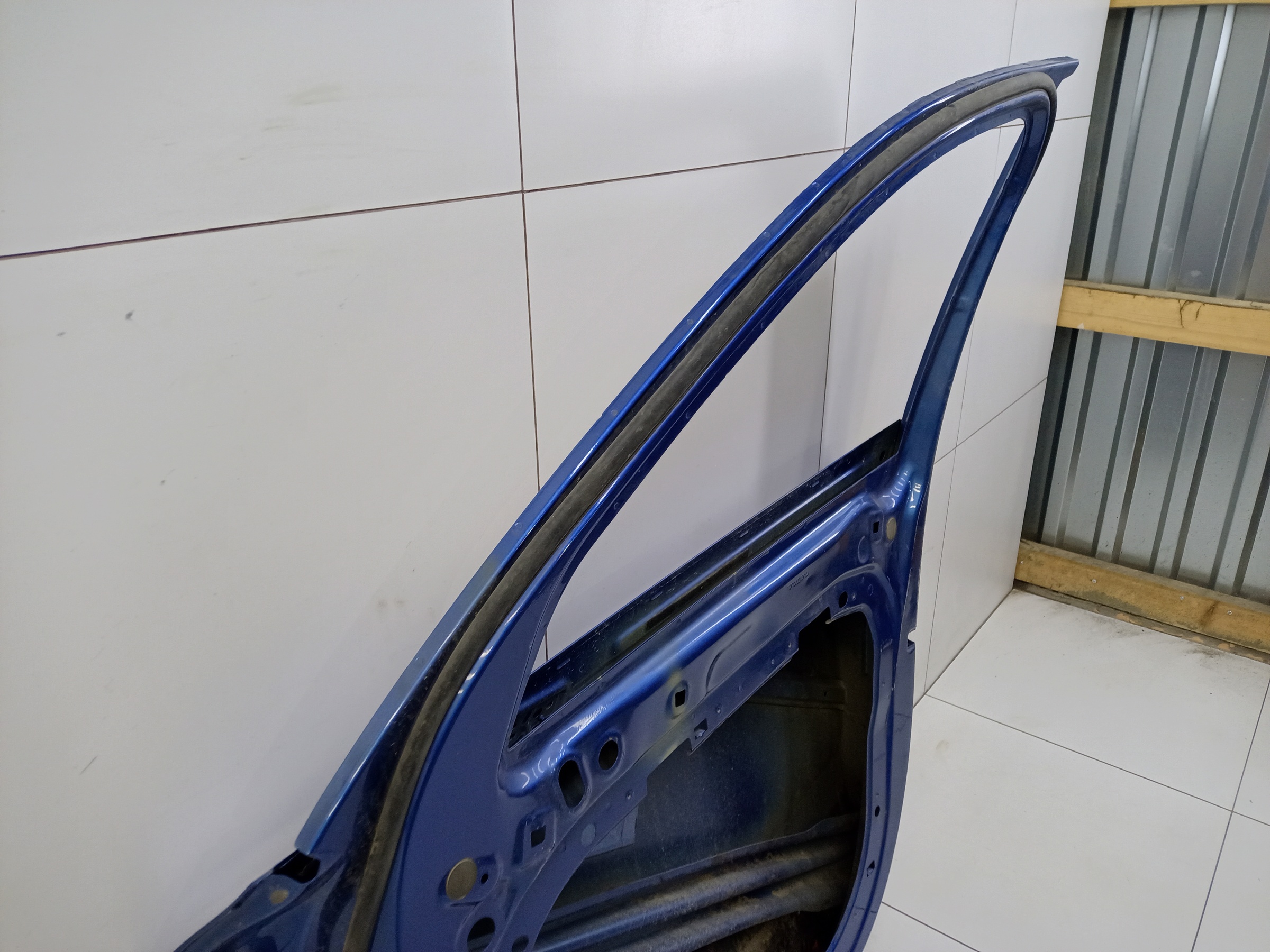 Дверь передняя правая Volvo XC90 2