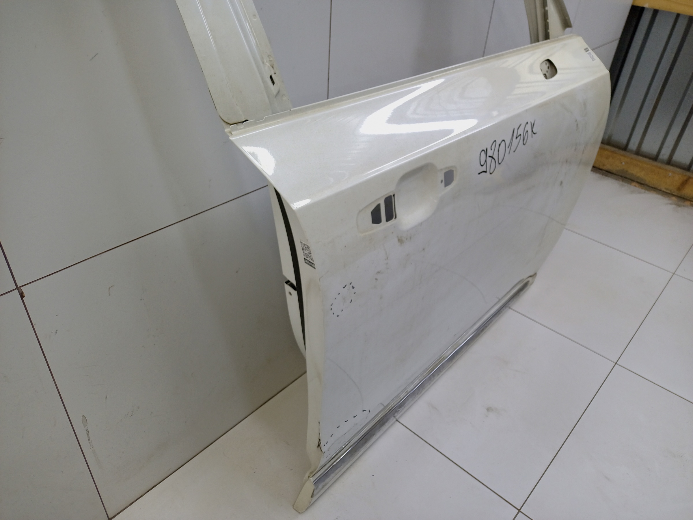 Дверь передняя правая Volvo XC90 2