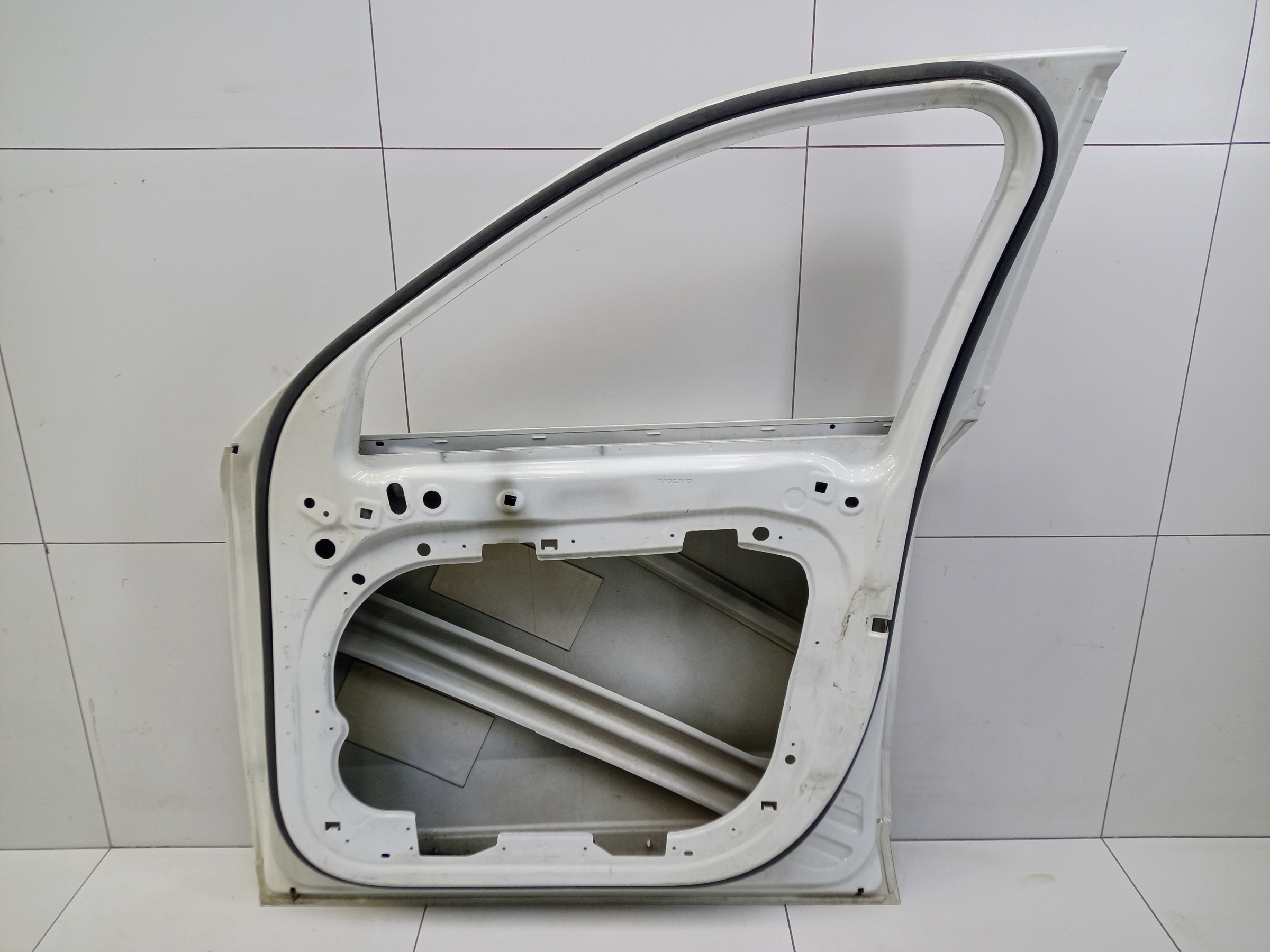 Дверь передняя правая Volvo XC90 2