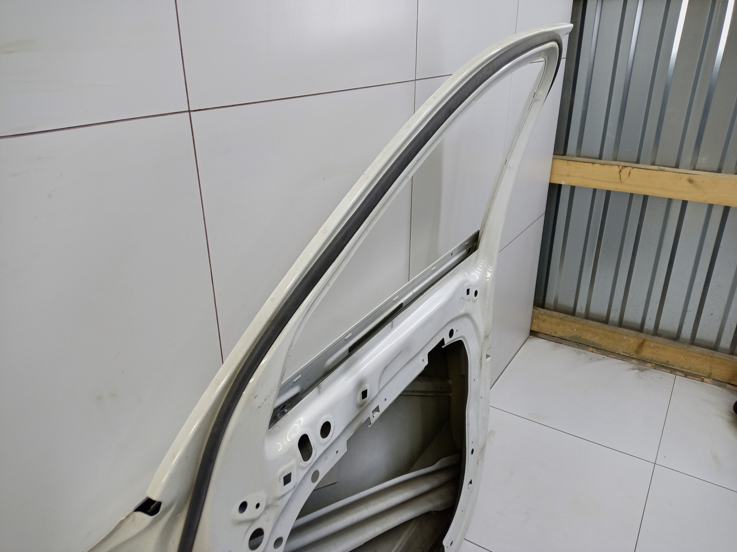 Дверь передняя правая Volvo XC90 2