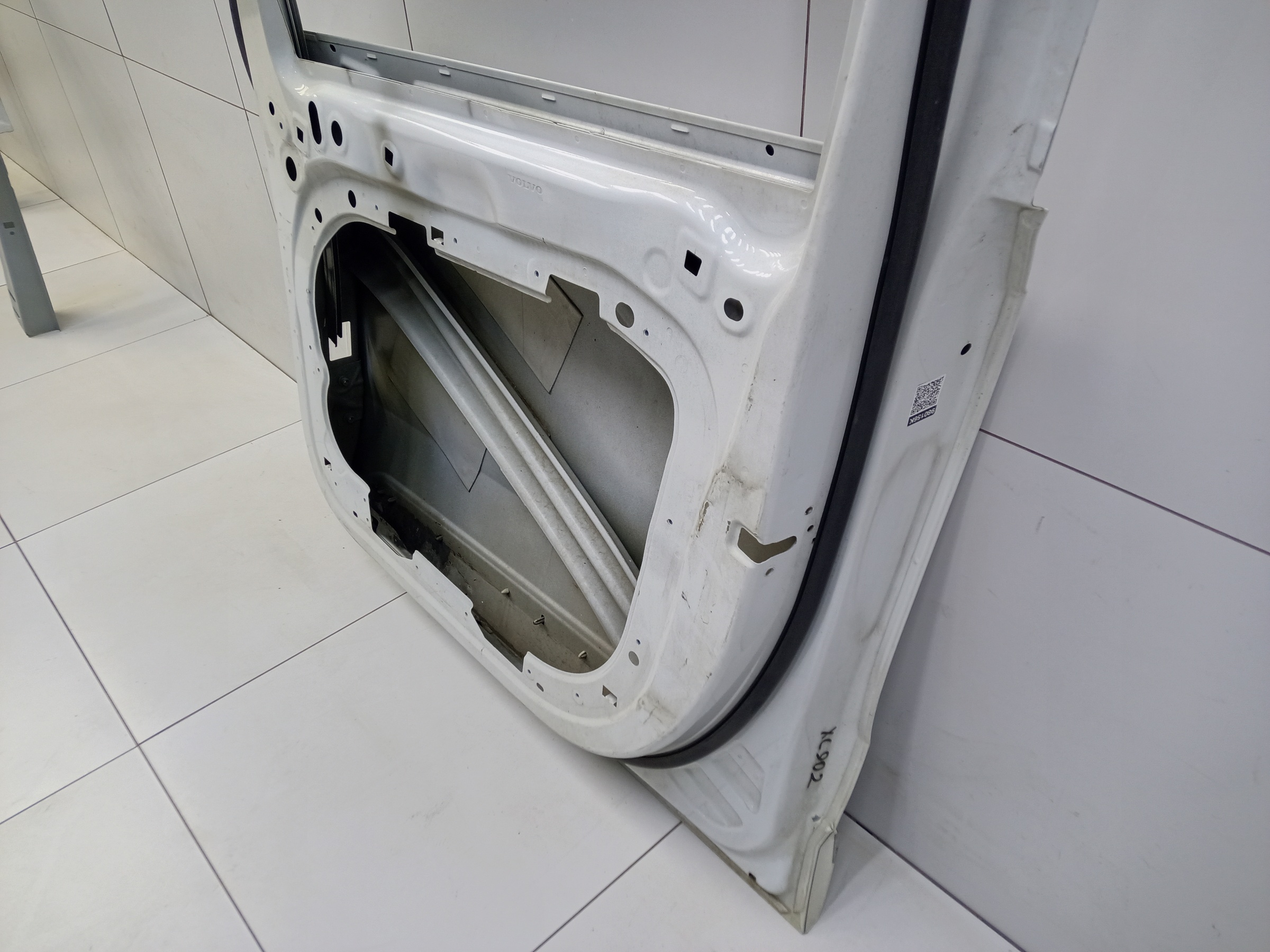 Дверь передняя правая Volvo XC90 2