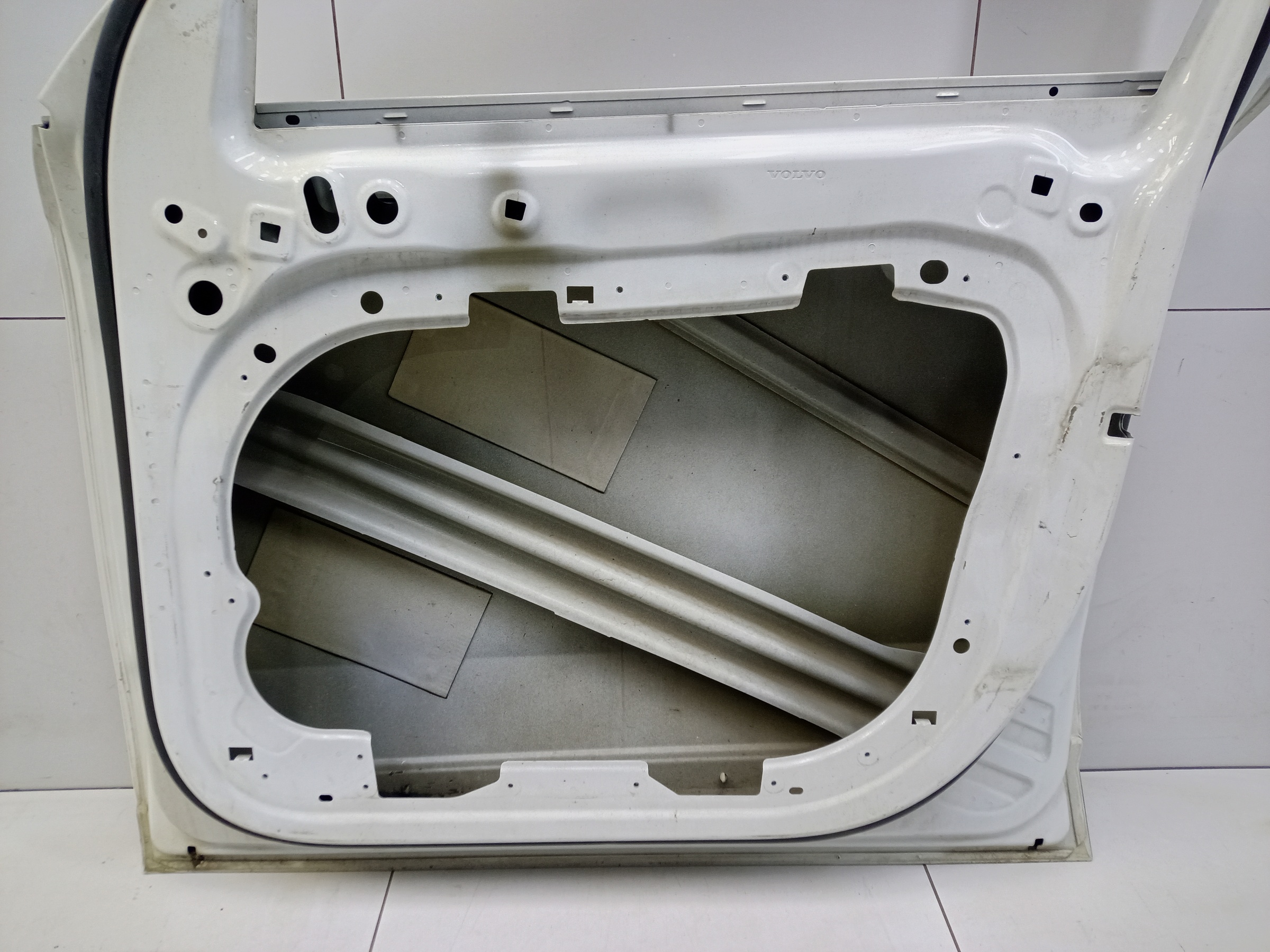 Дверь передняя правая Volvo XC90 2