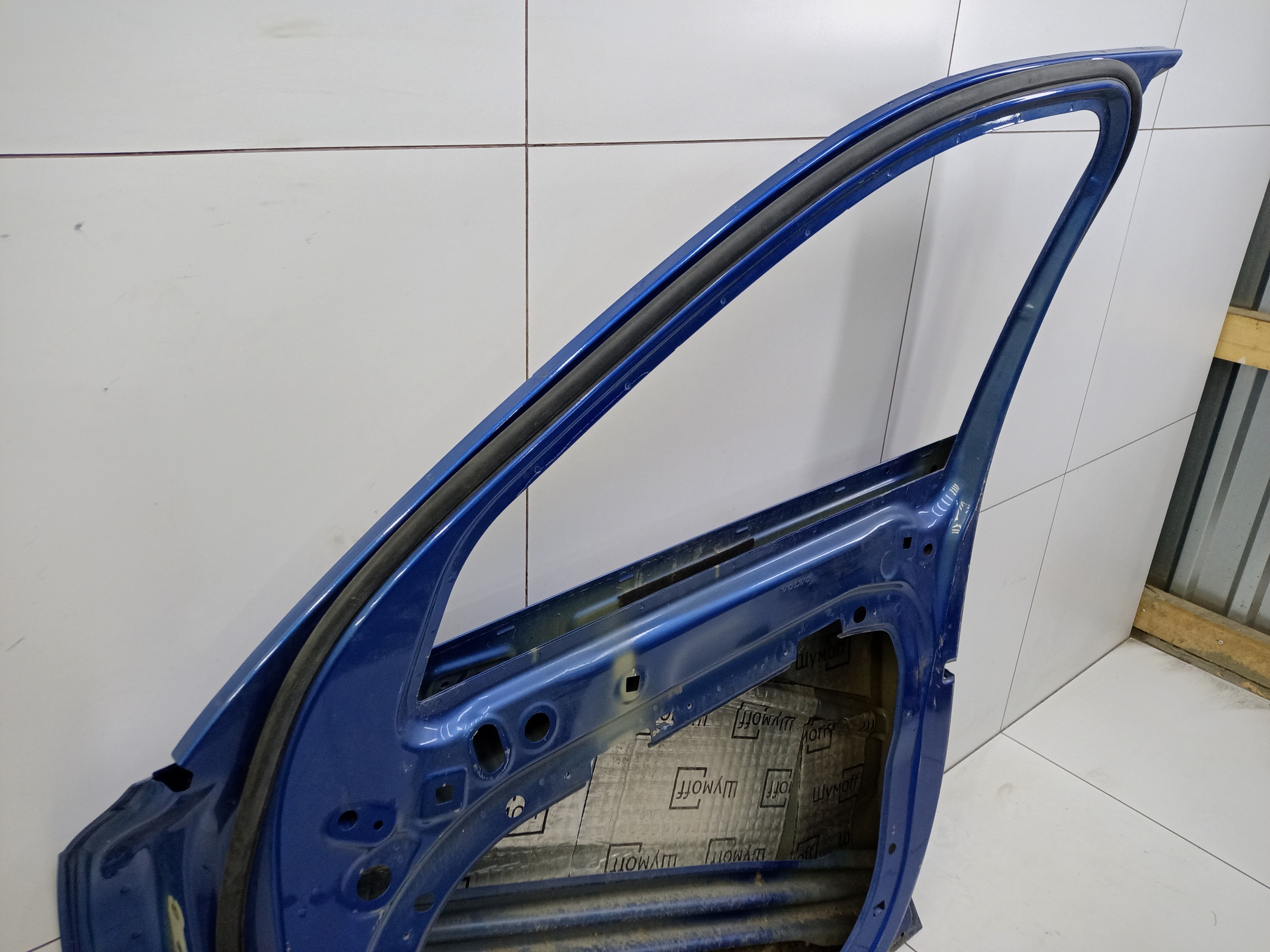 Дверь передняя правая Volvo XC90 2