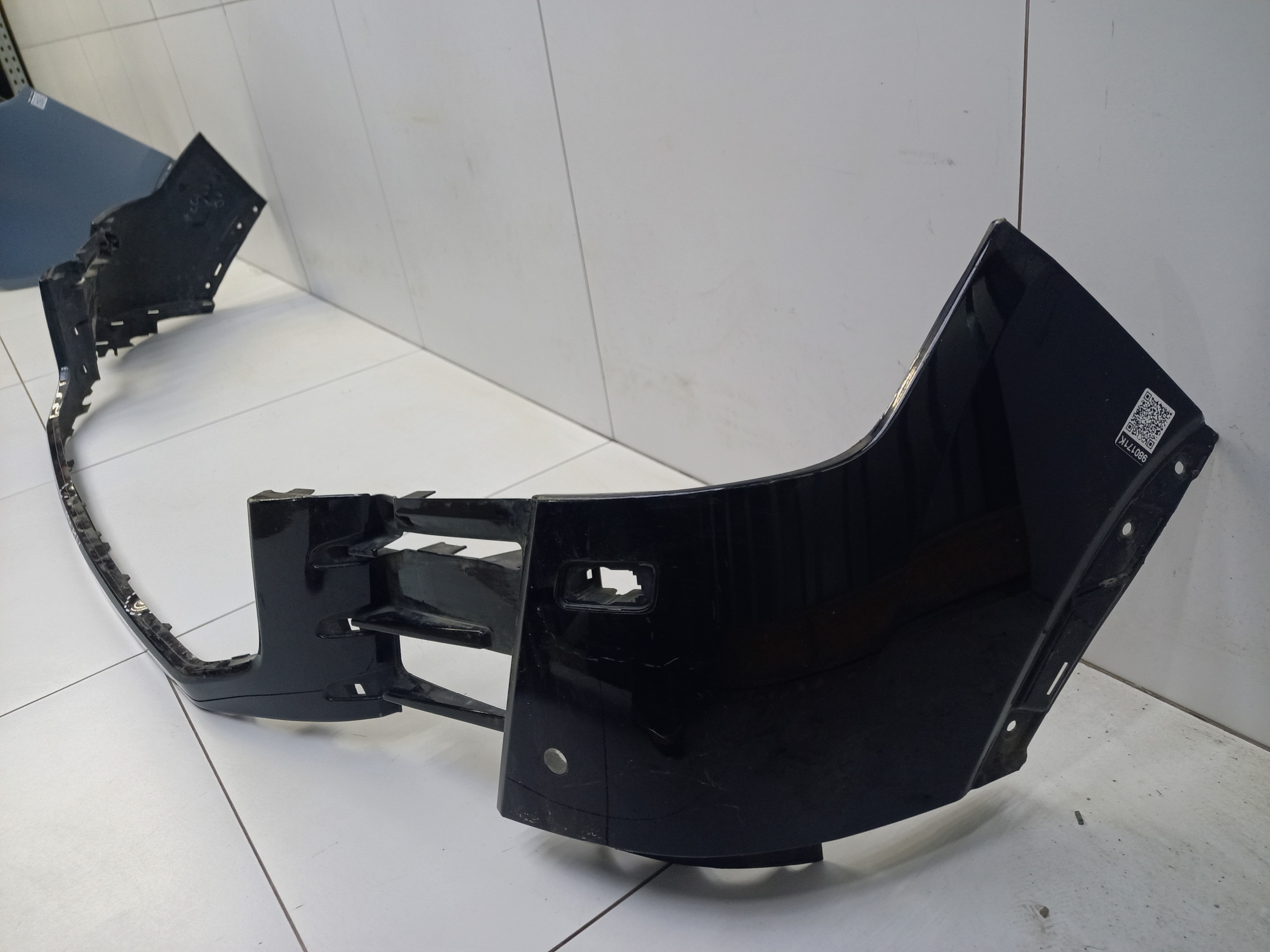 Бампер передний Toyota Land Cruiser 300