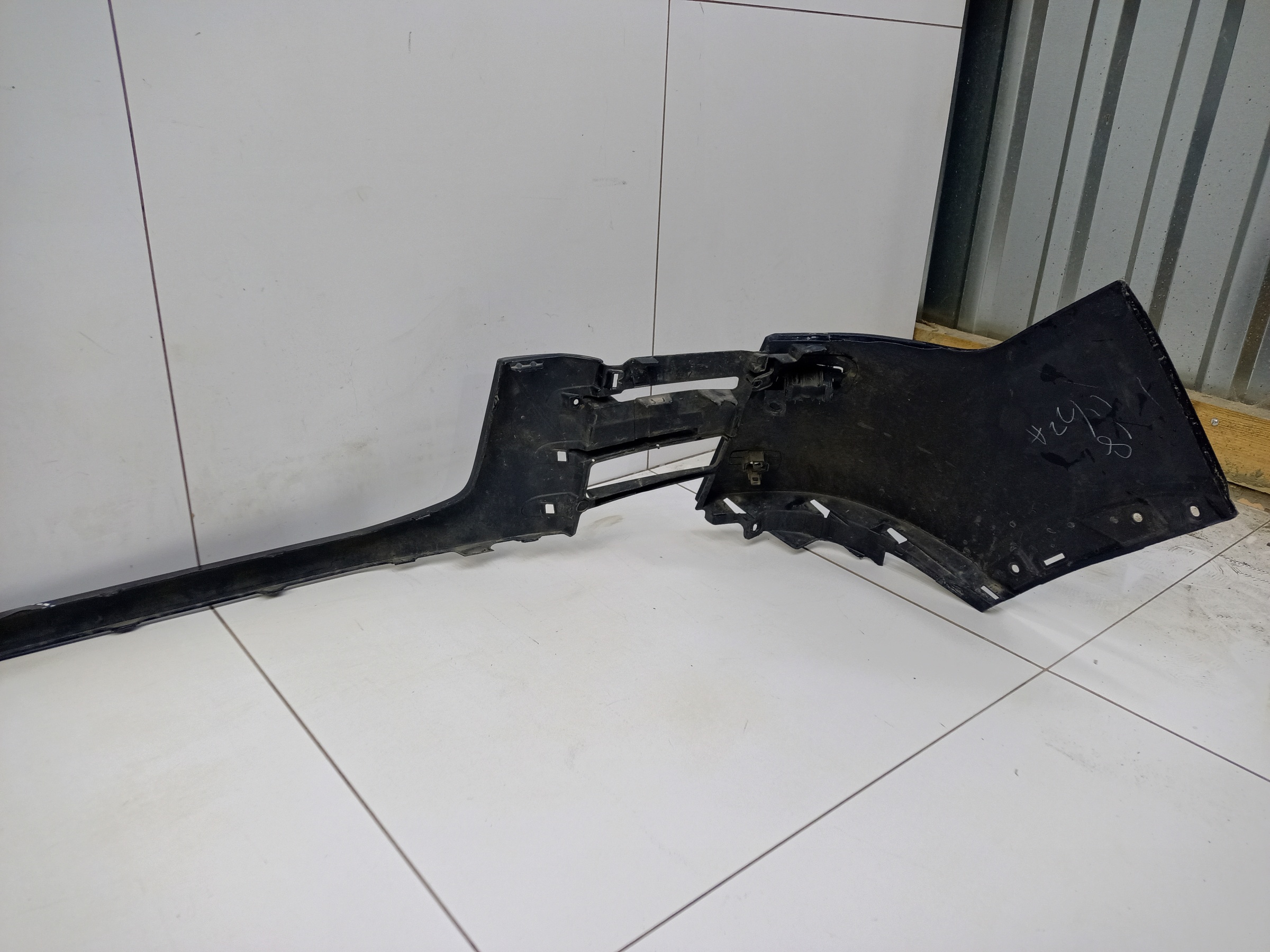 Бампер передний Toyota Land Cruiser 300