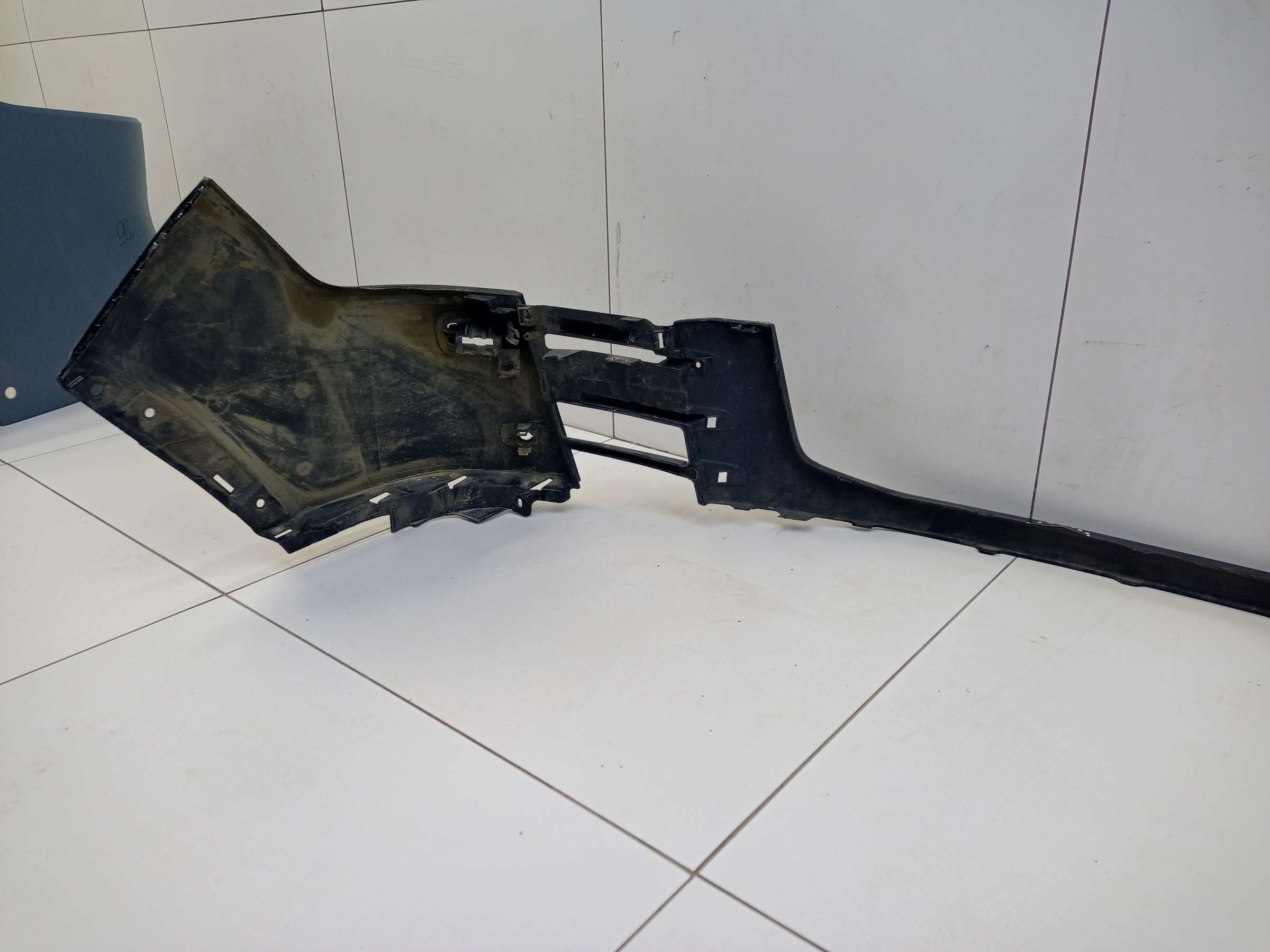 Бампер передний Toyota Land Cruiser 300