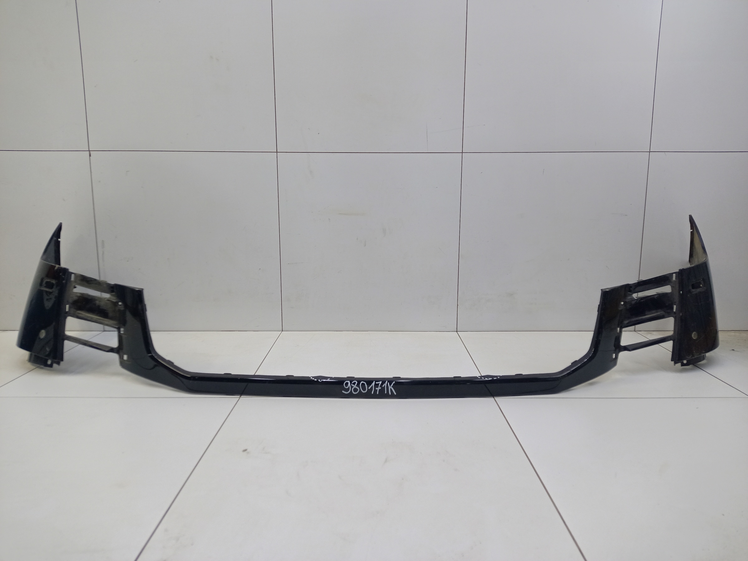 Бампер передний Toyota Land Cruiser 300