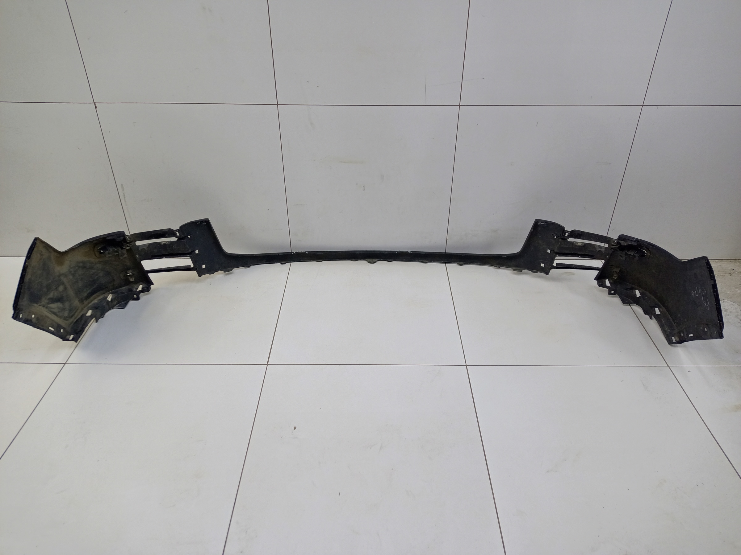 Бампер передний Toyota Land Cruiser 300