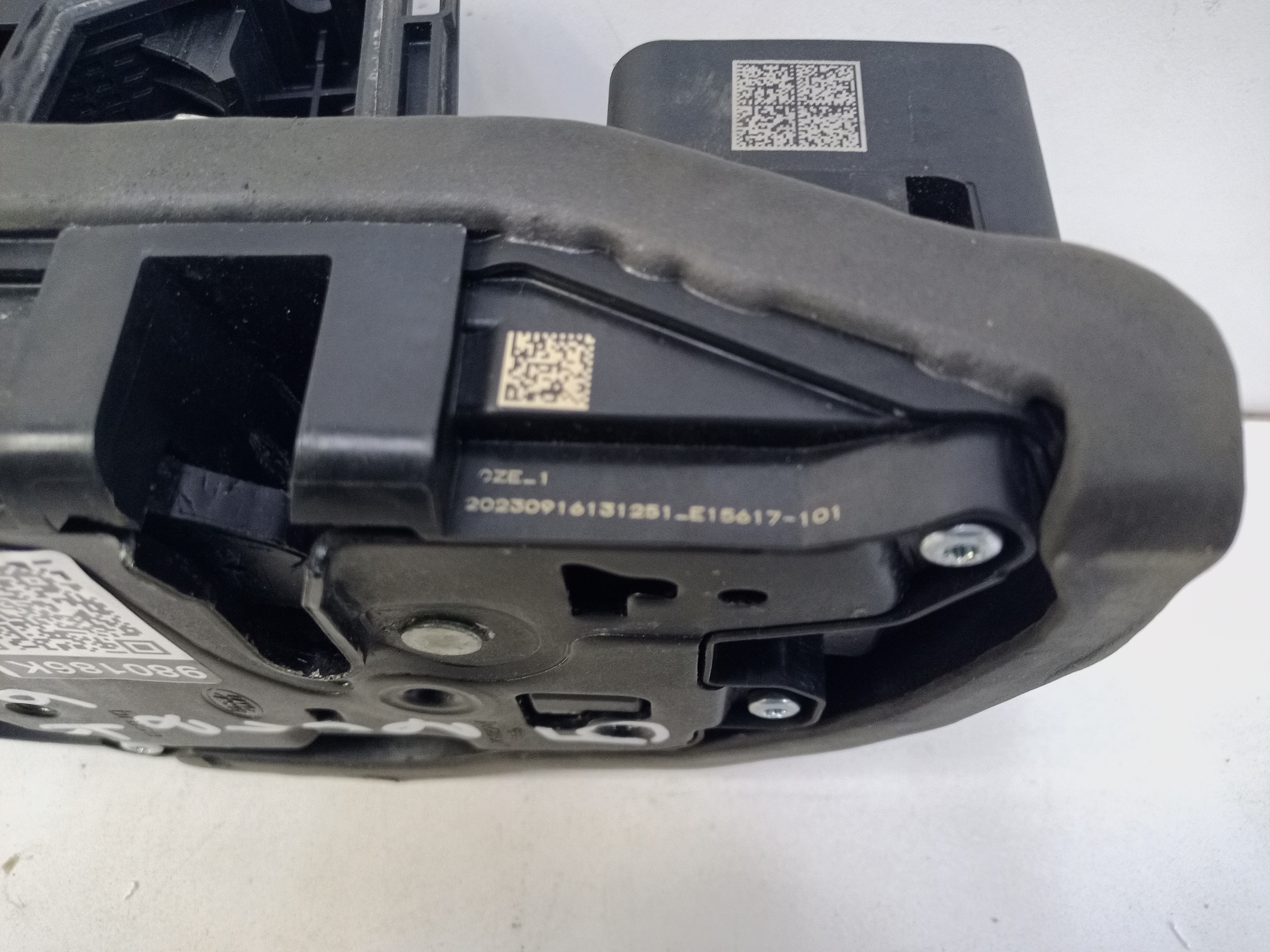 Замок двери задней правой Land Rover Range Rover 5