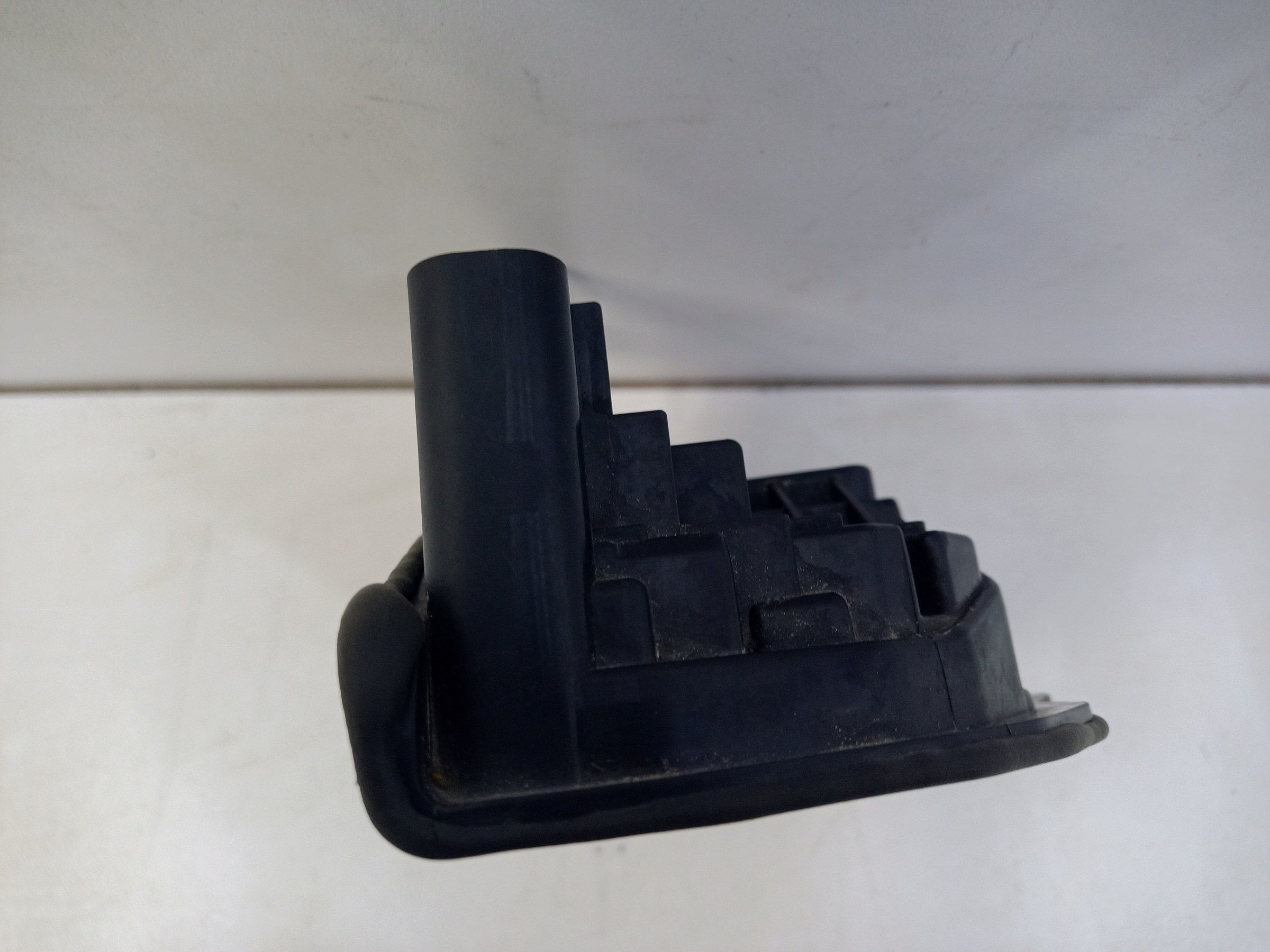 Замок двери задней правой Land Rover Range Rover 5