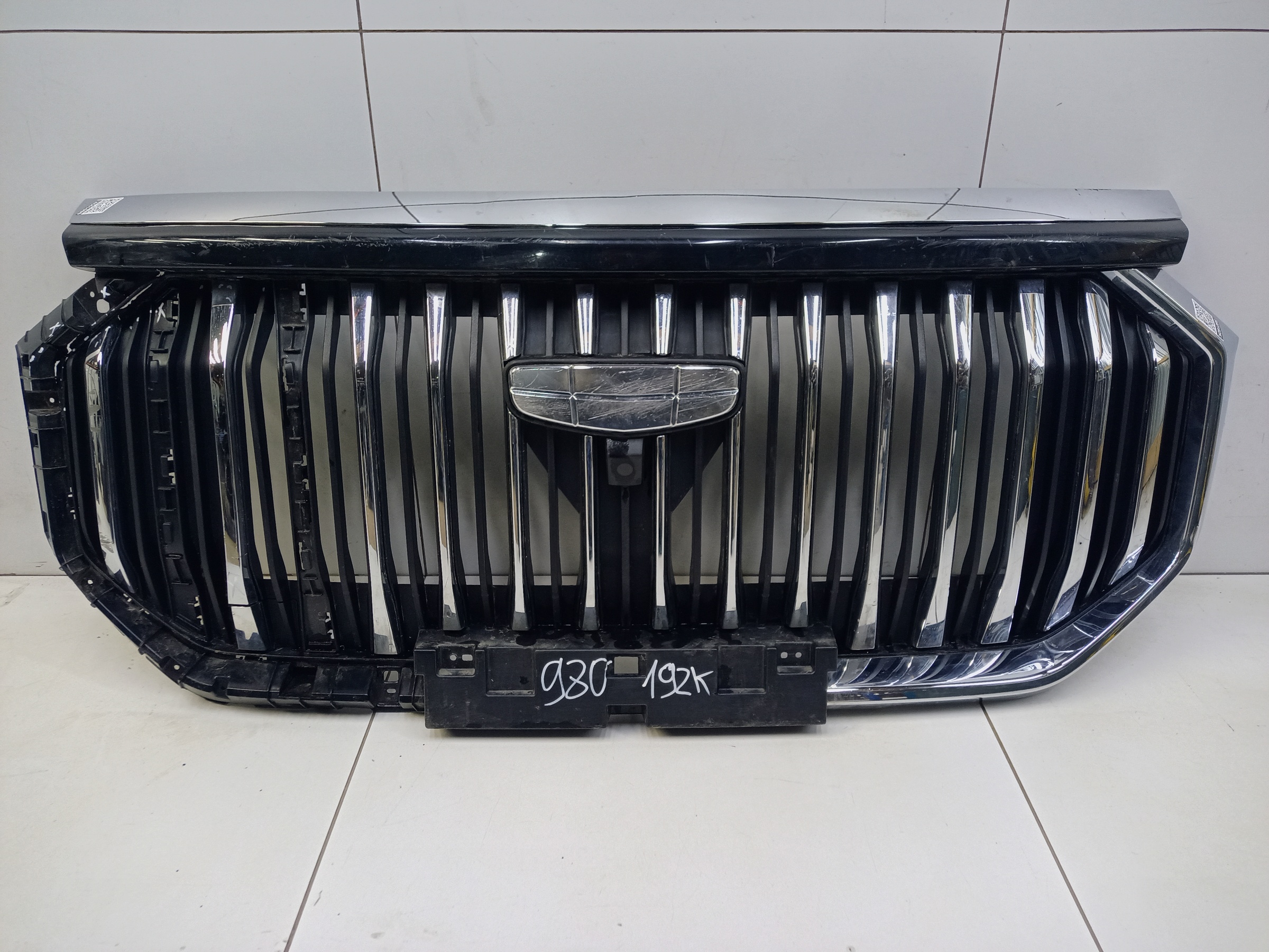Решетка радиатора Geely Okavango под камеру