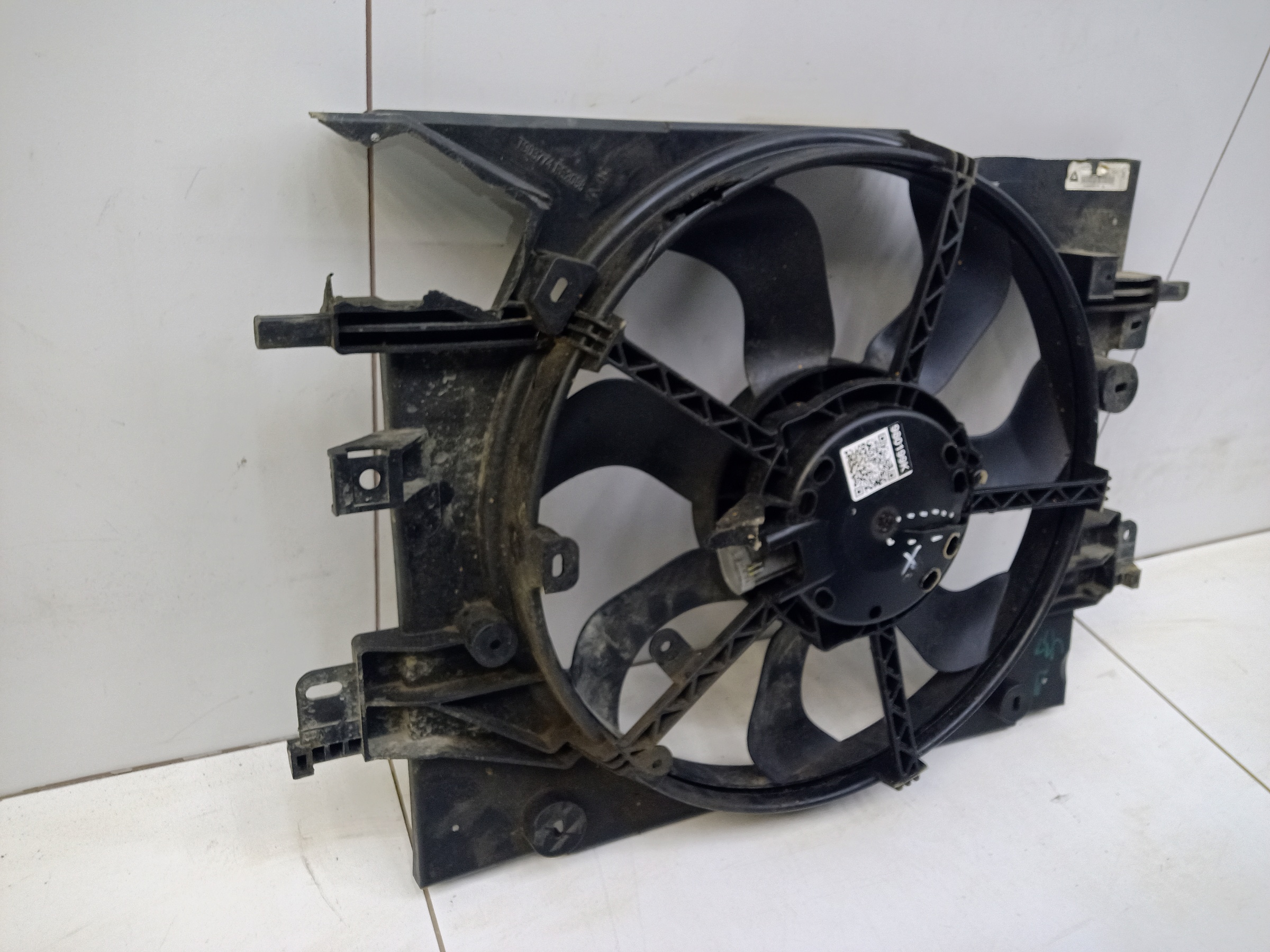 Диффузор вентилятора радиатора Lada Largus