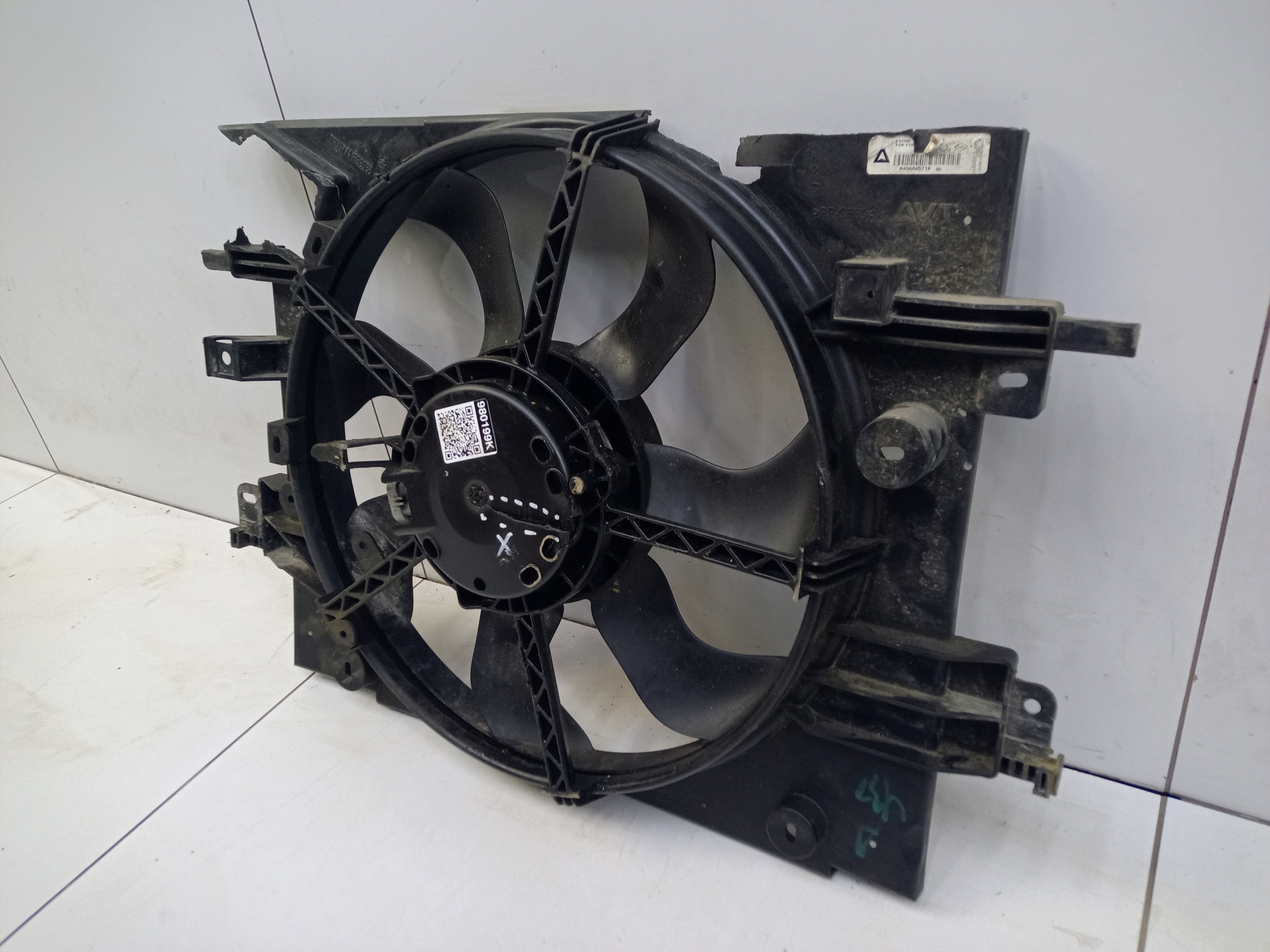 Диффузор вентилятора радиатора Lada Largus