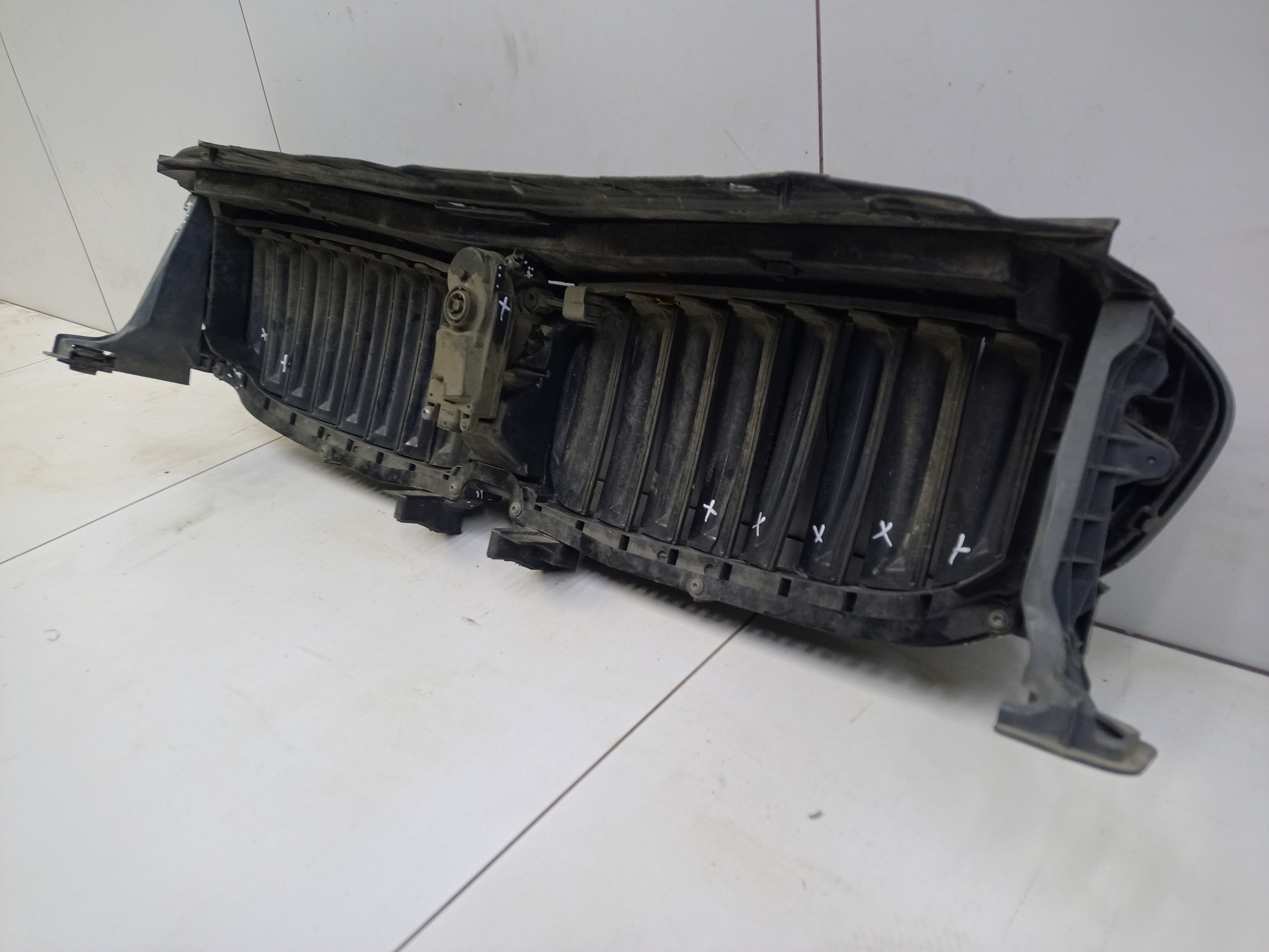 Жалюзи решетки радиатора BMW 5er G30