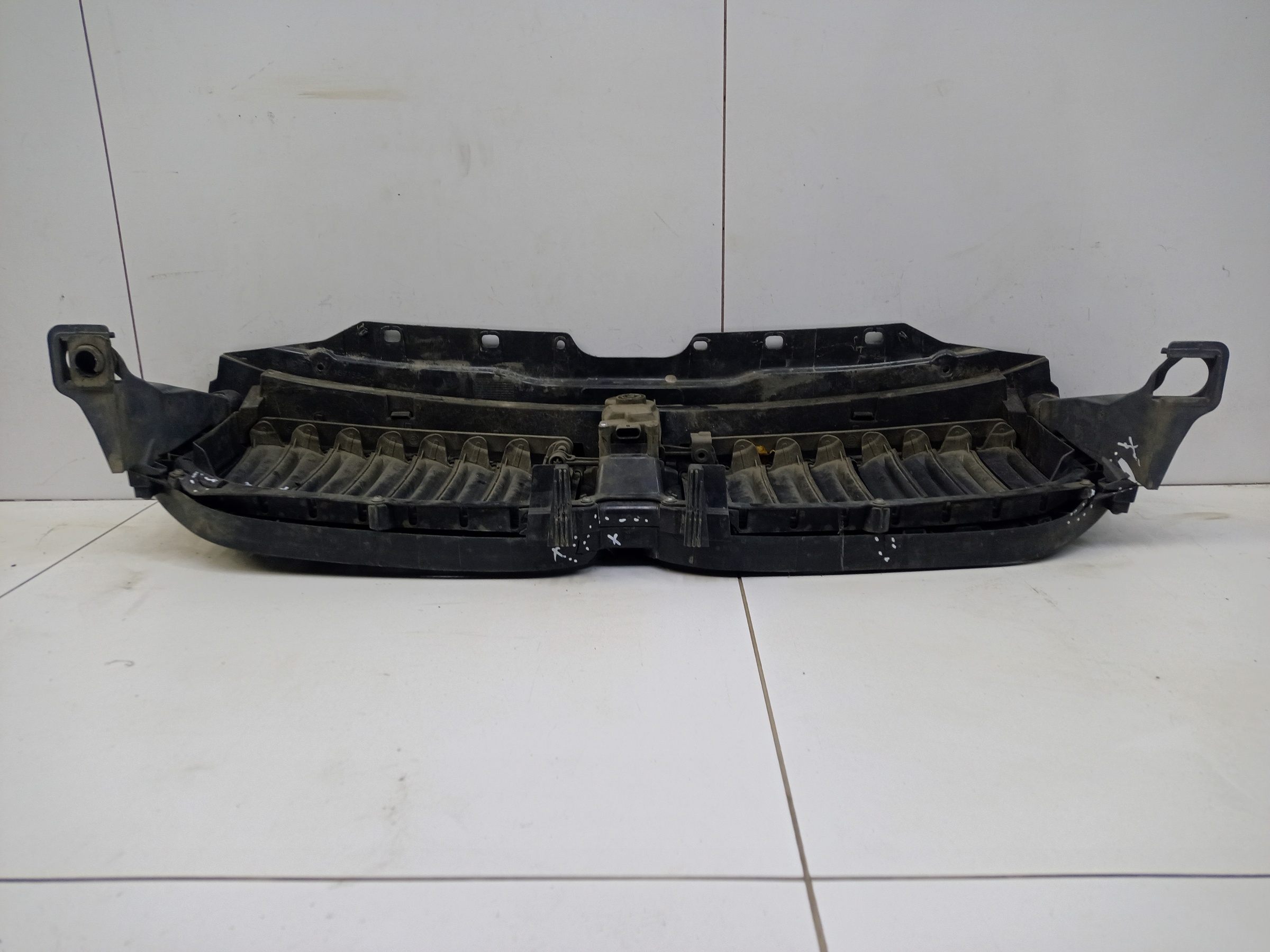 Жалюзи решетки радиатора BMW 5er G30