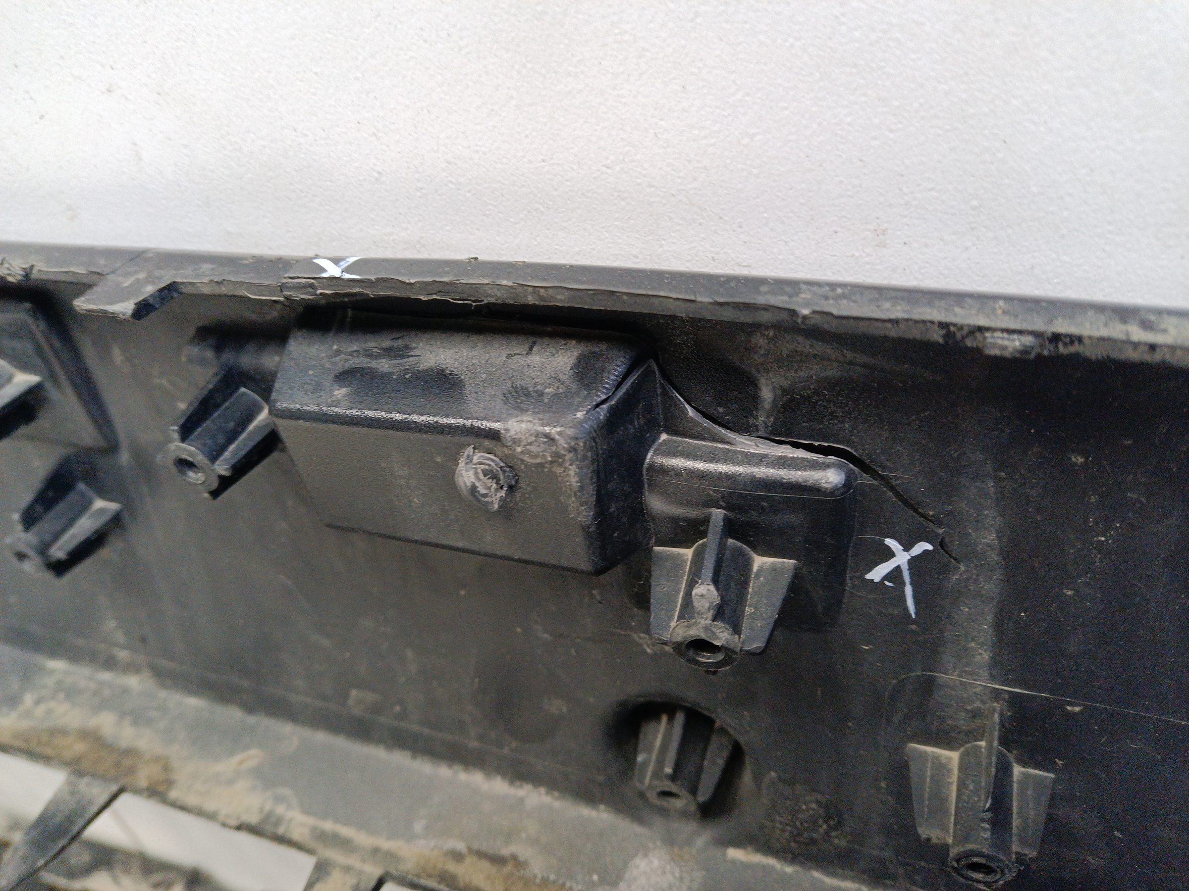 Бампер передний Haval Jolion Restail с отверстиями под накладки