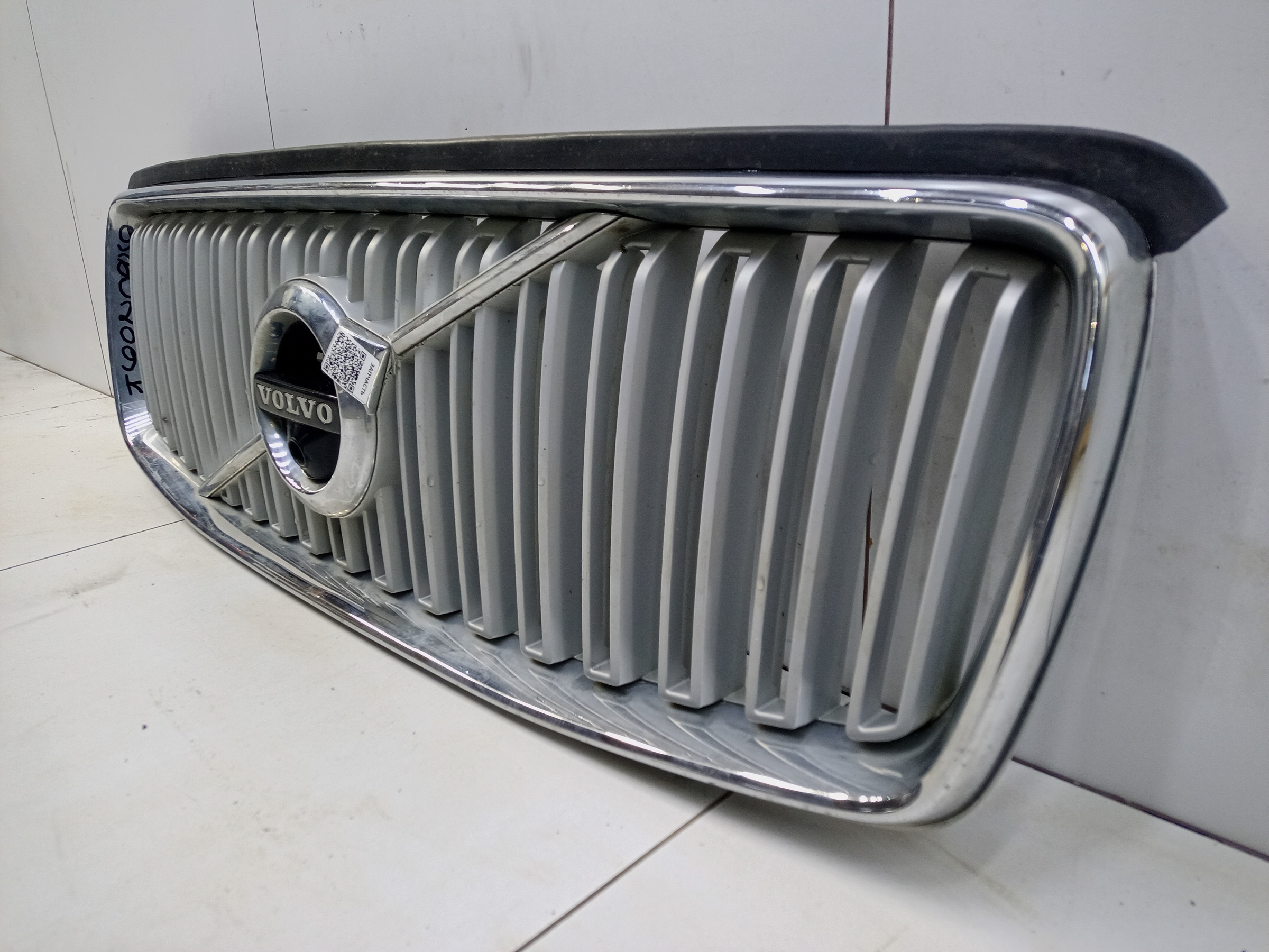 Решетка радиатора Volvo XC90 2 под камеру