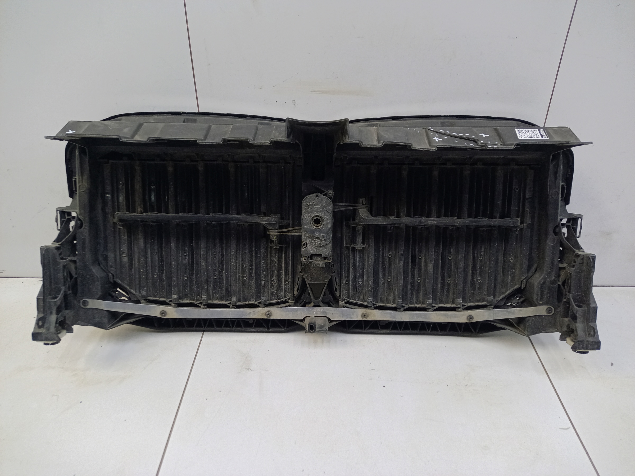 Жалюзи решетки радиатора черные BMW X7 G07